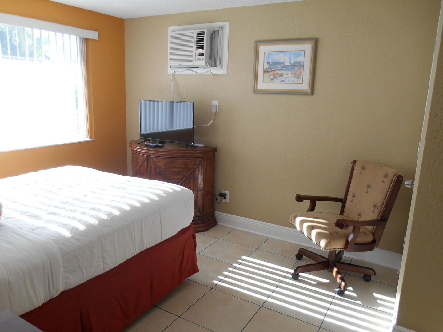 The Bayside Inn & Marina