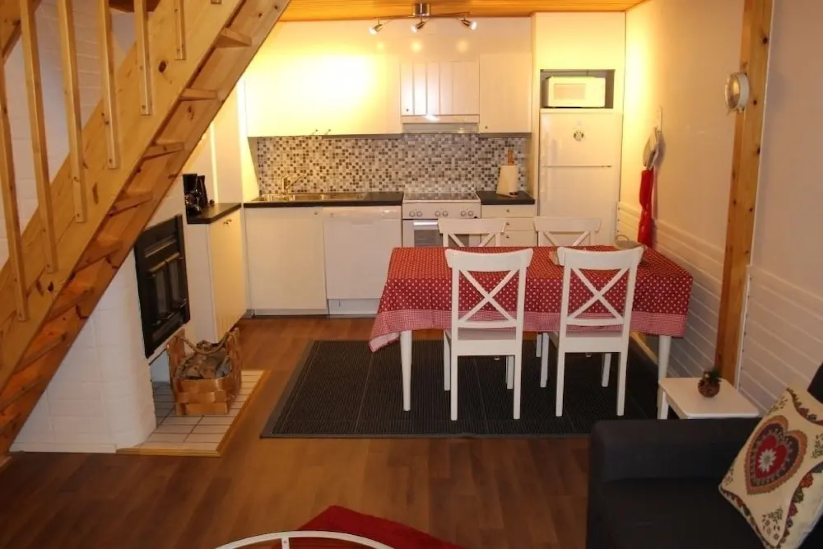 AAMURUSKO - Mainiot Majat