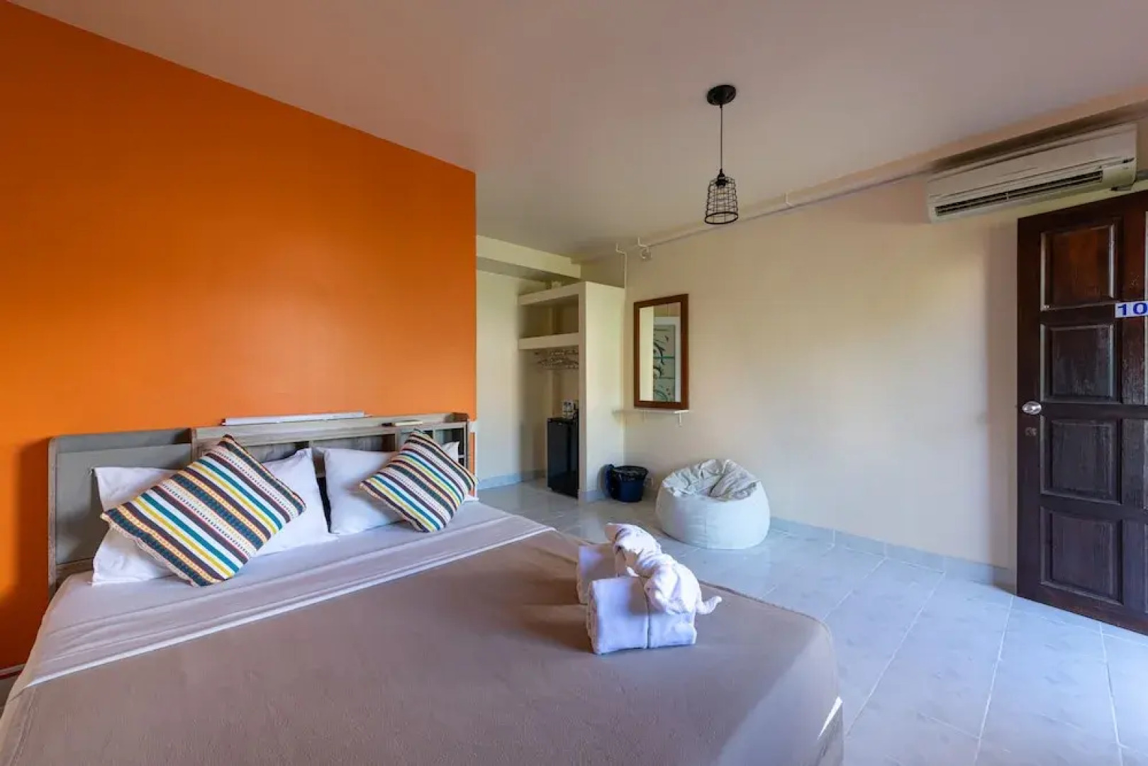 Maritime Rooms Patong - Hostel