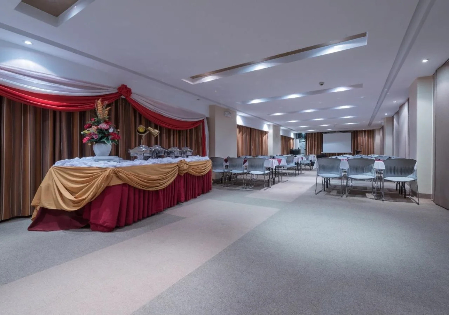 Court Meridian Hotel and Suites