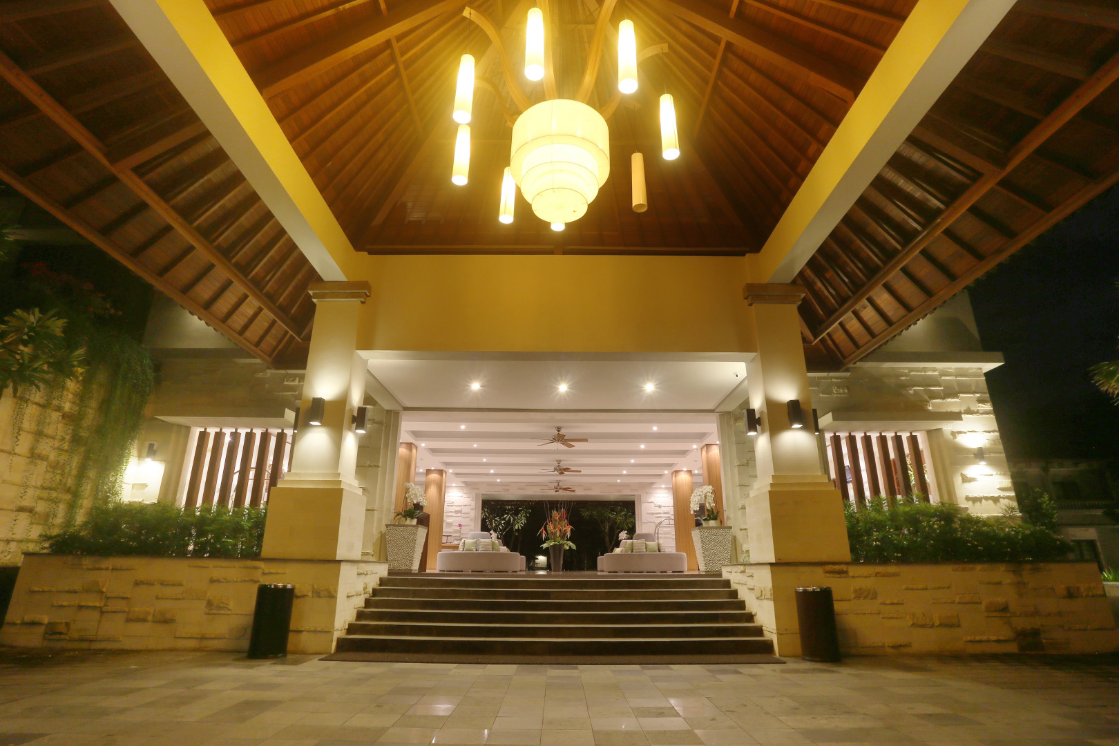 Отель Grand Whiz Nusa Dua