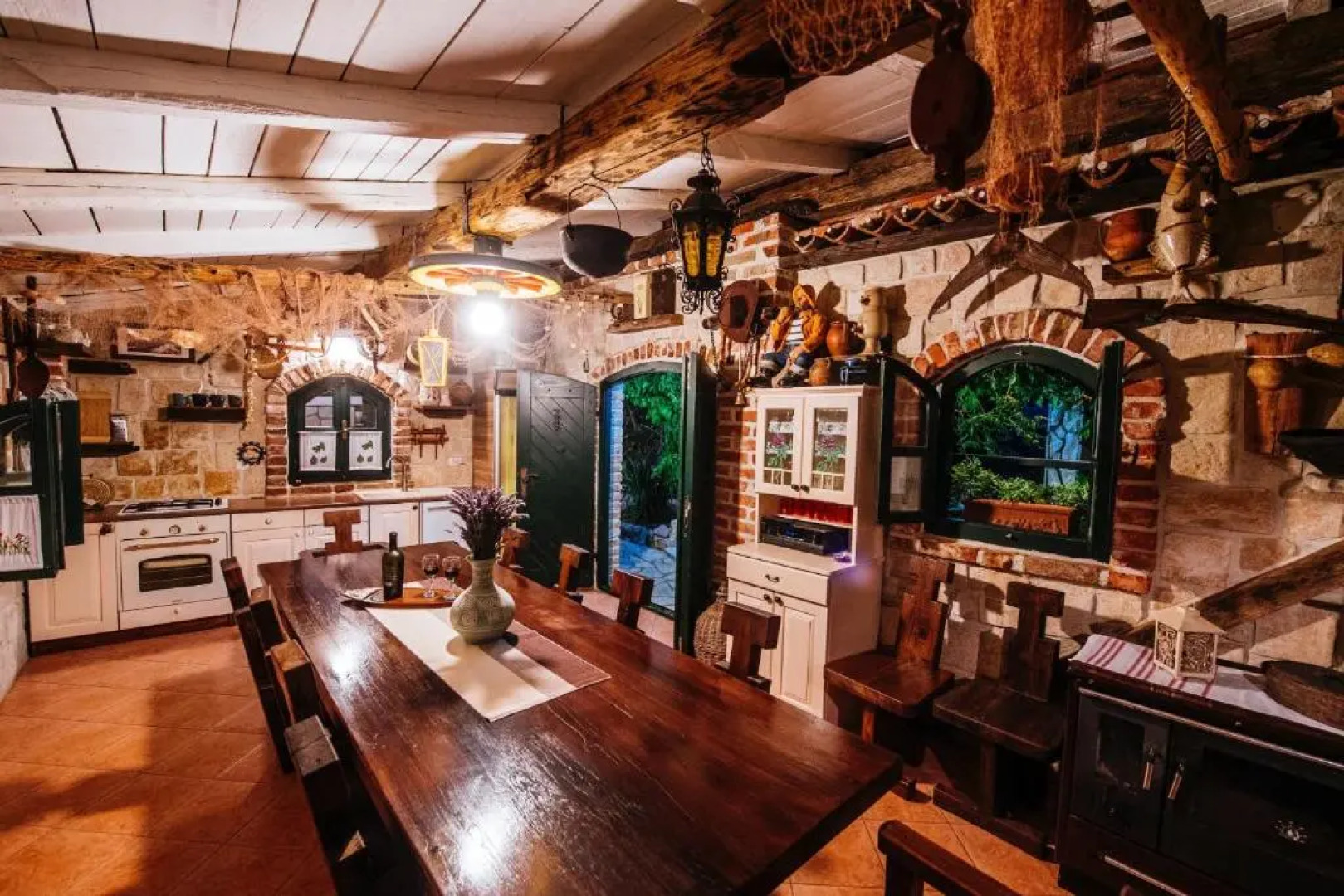 Poolicluded Holiday House Halic