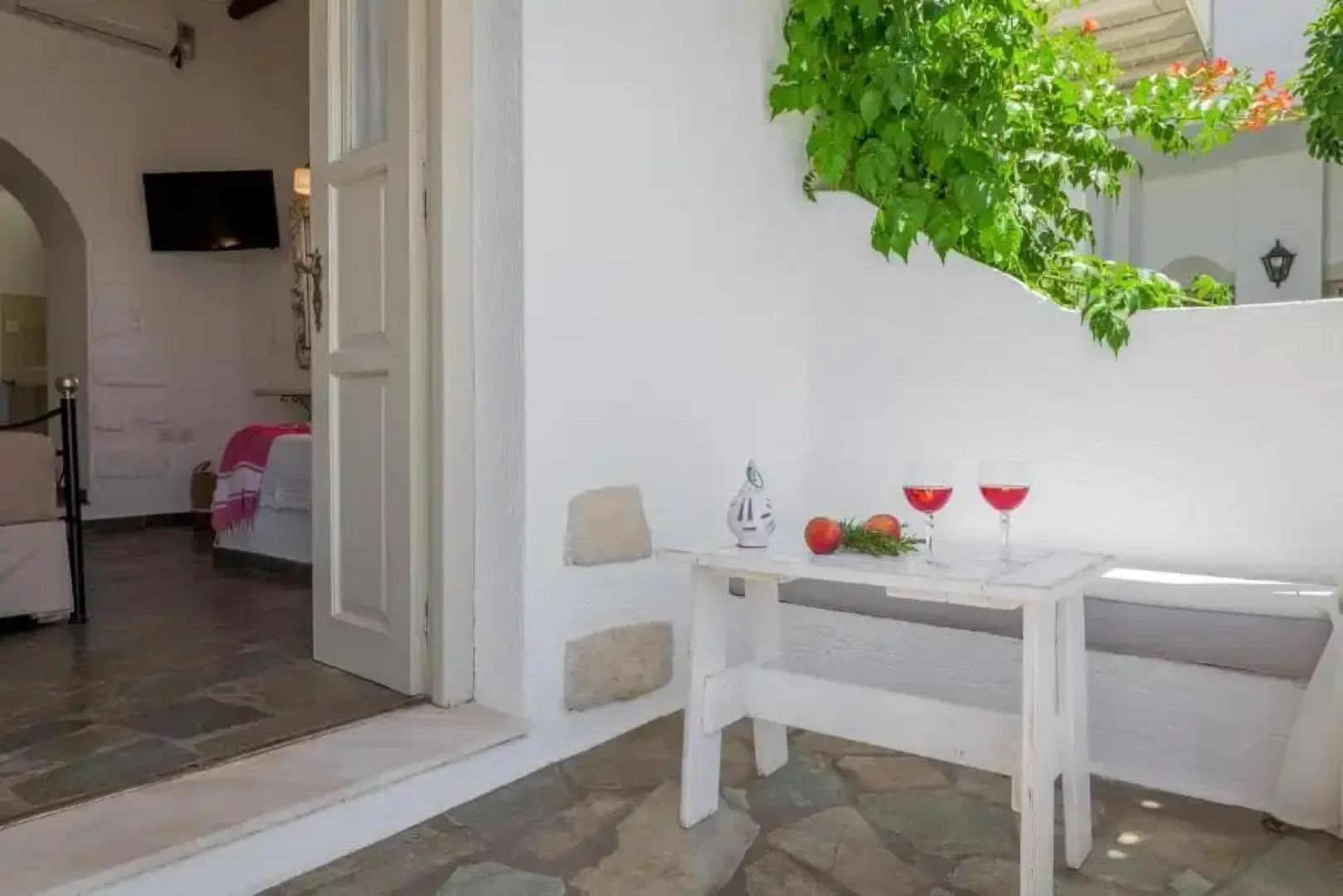 Anastasias Rooms Triovasalos