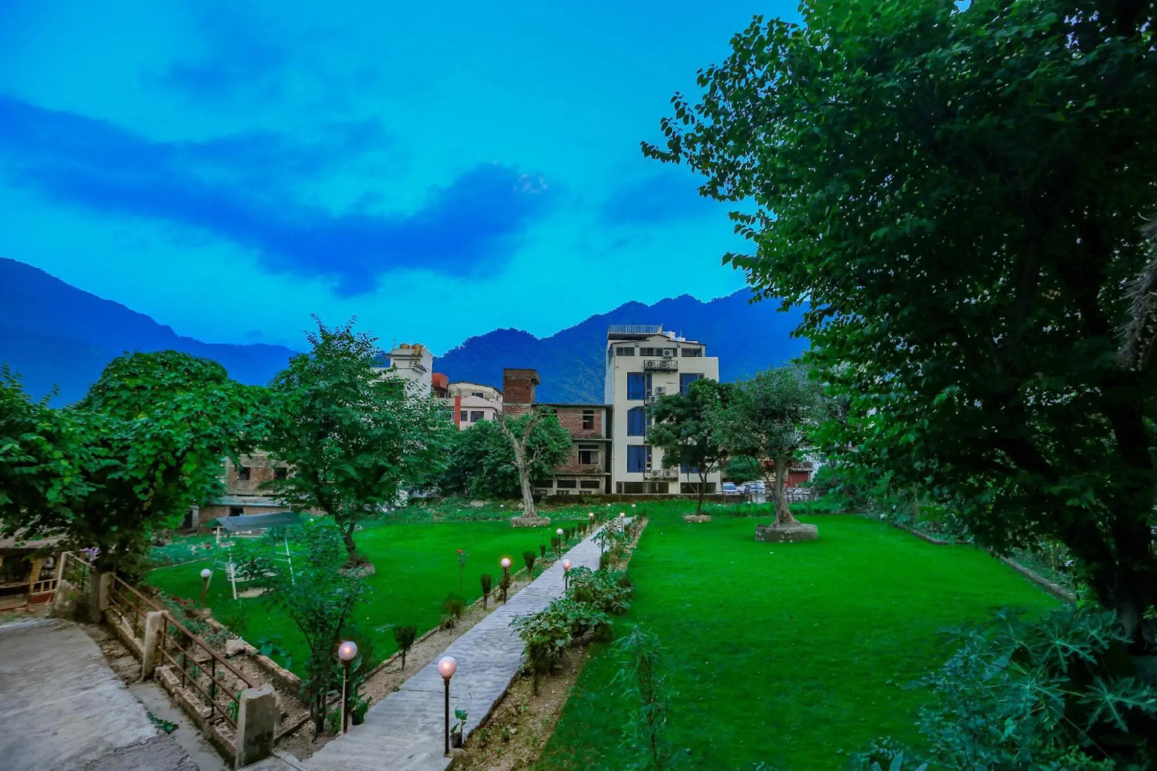Raj Resort
