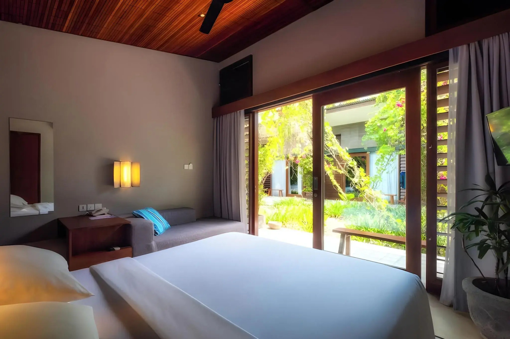 Hotel Komune and Beach Club Bali