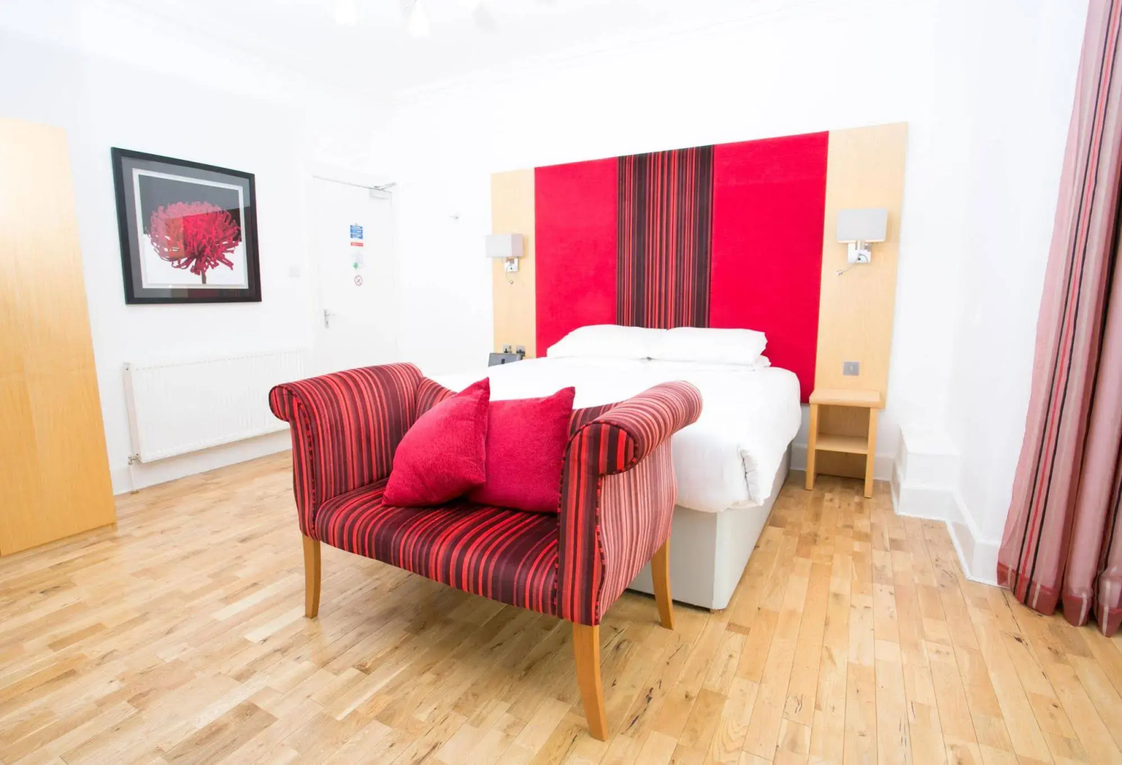 Отель The Clubhouse