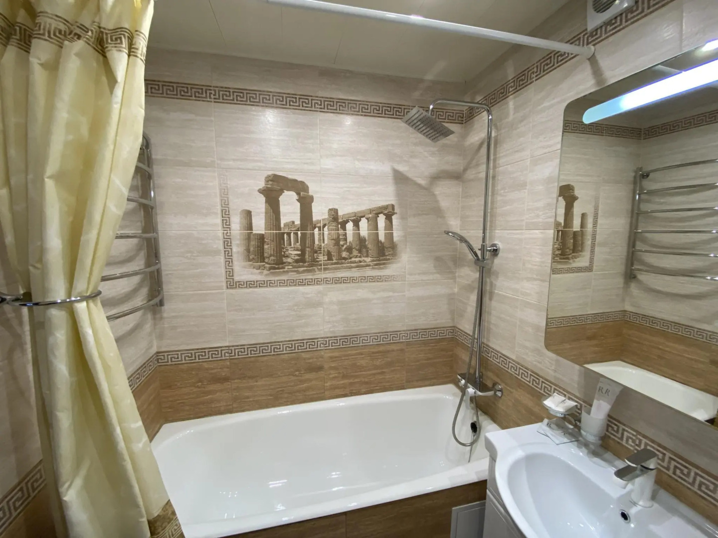 Right Room на улице Петра Тарасова 5