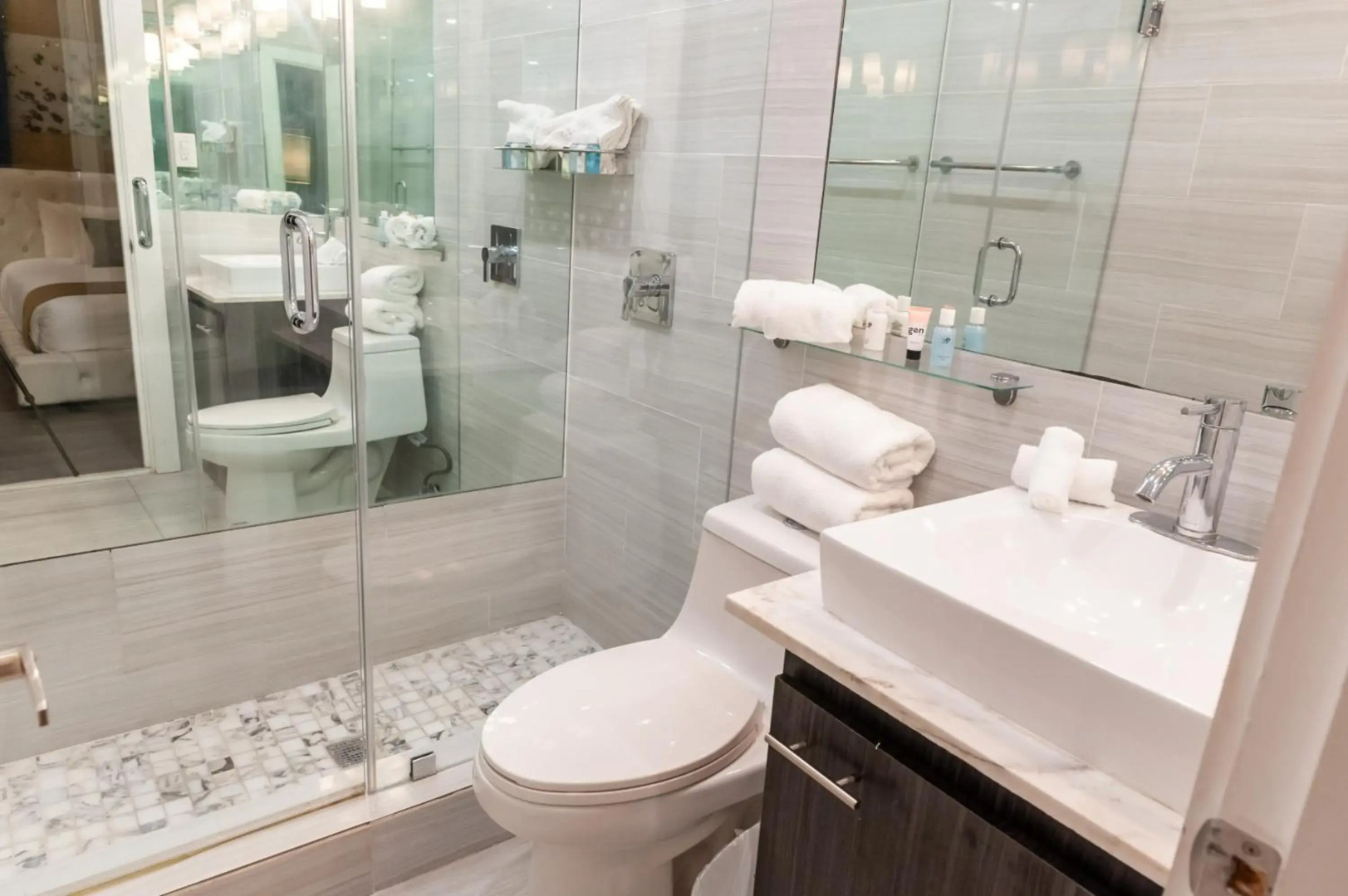 Catalina Hotel & Beach Club