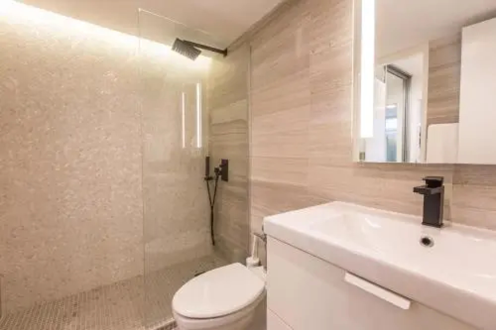 Ocean View Deluxe Suite: Pvt. Beach & Pool
