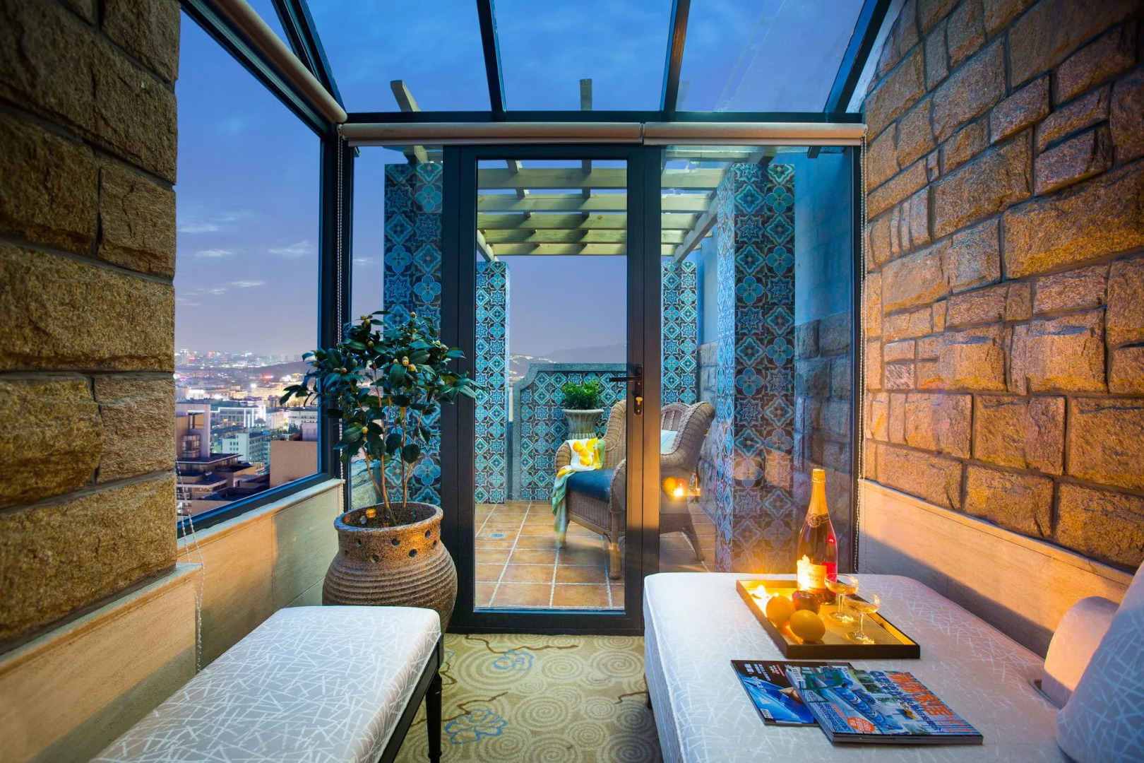 Huachen International Hotel