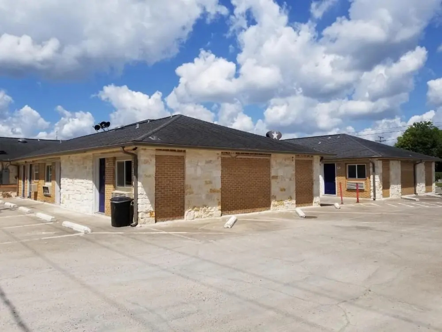 Lone Star Inn by FairBridge