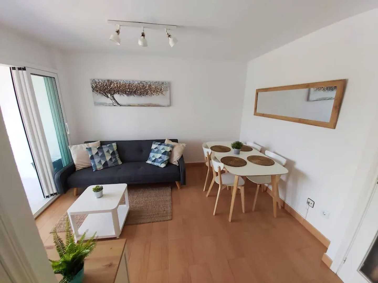 Apartment With one Bedroom in Francàs, With Wonderful Mountain View - Near the Beach