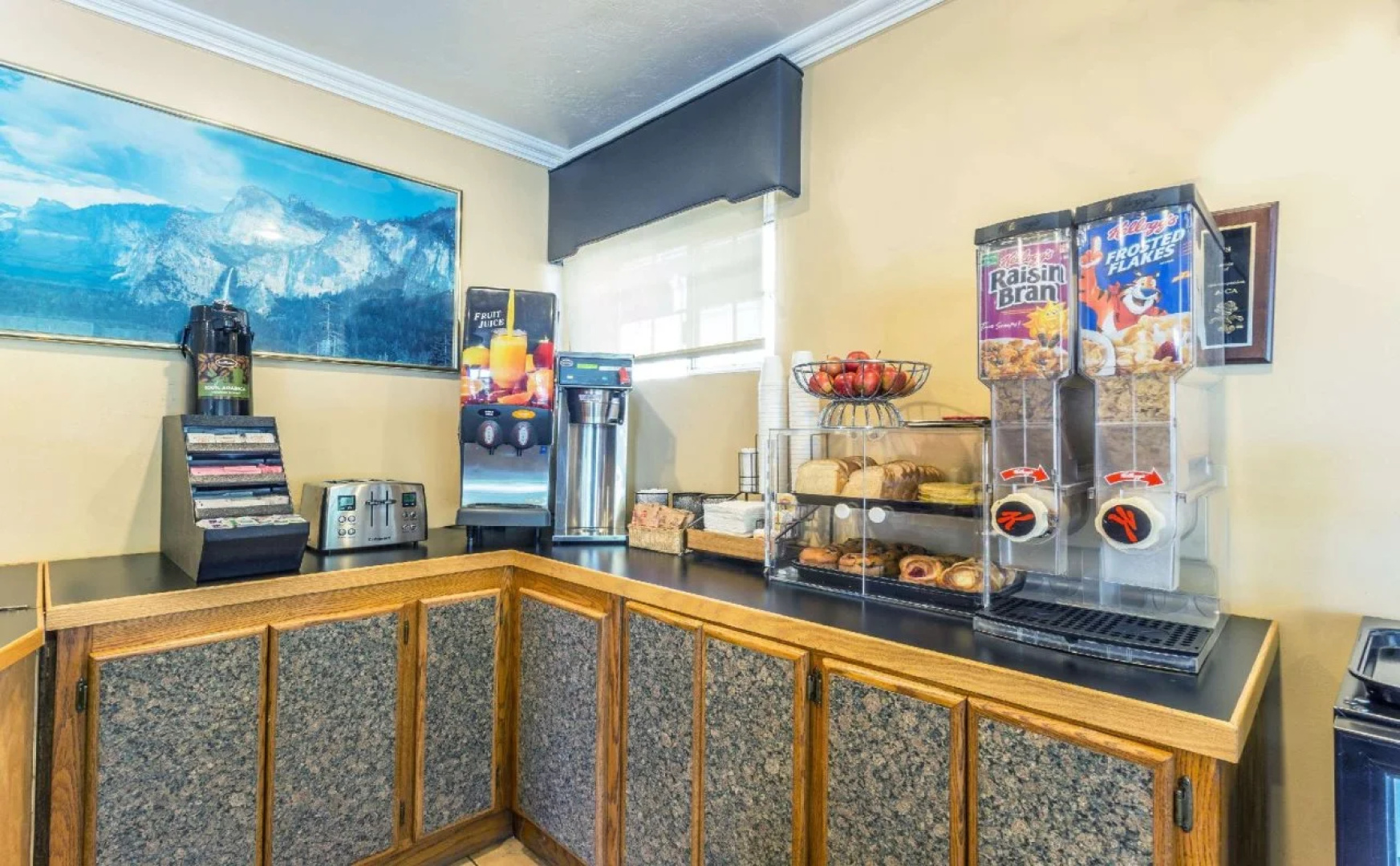 Travelodge by Wyndham Merced Yosemite