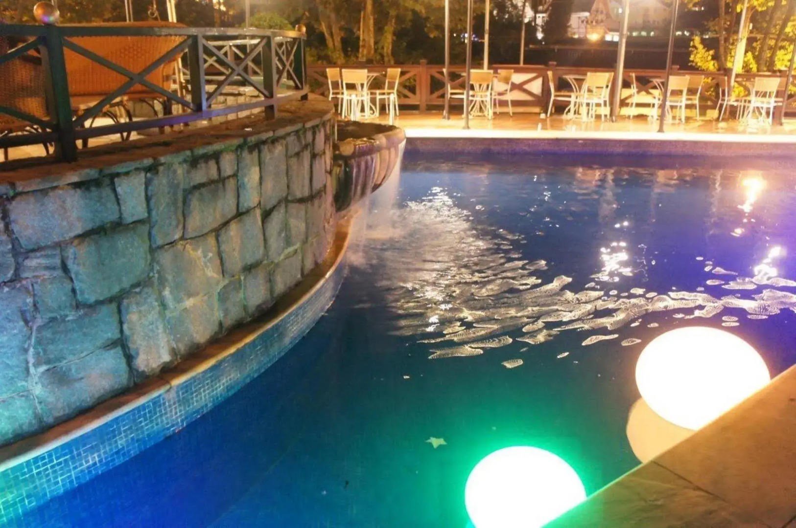 Le Suisse Elegance Hotel