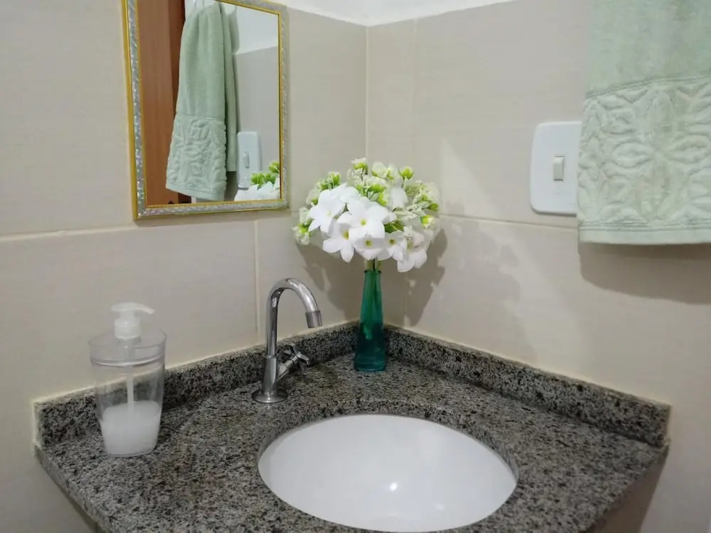 Casa póxima ao Aeroporto e UFAL