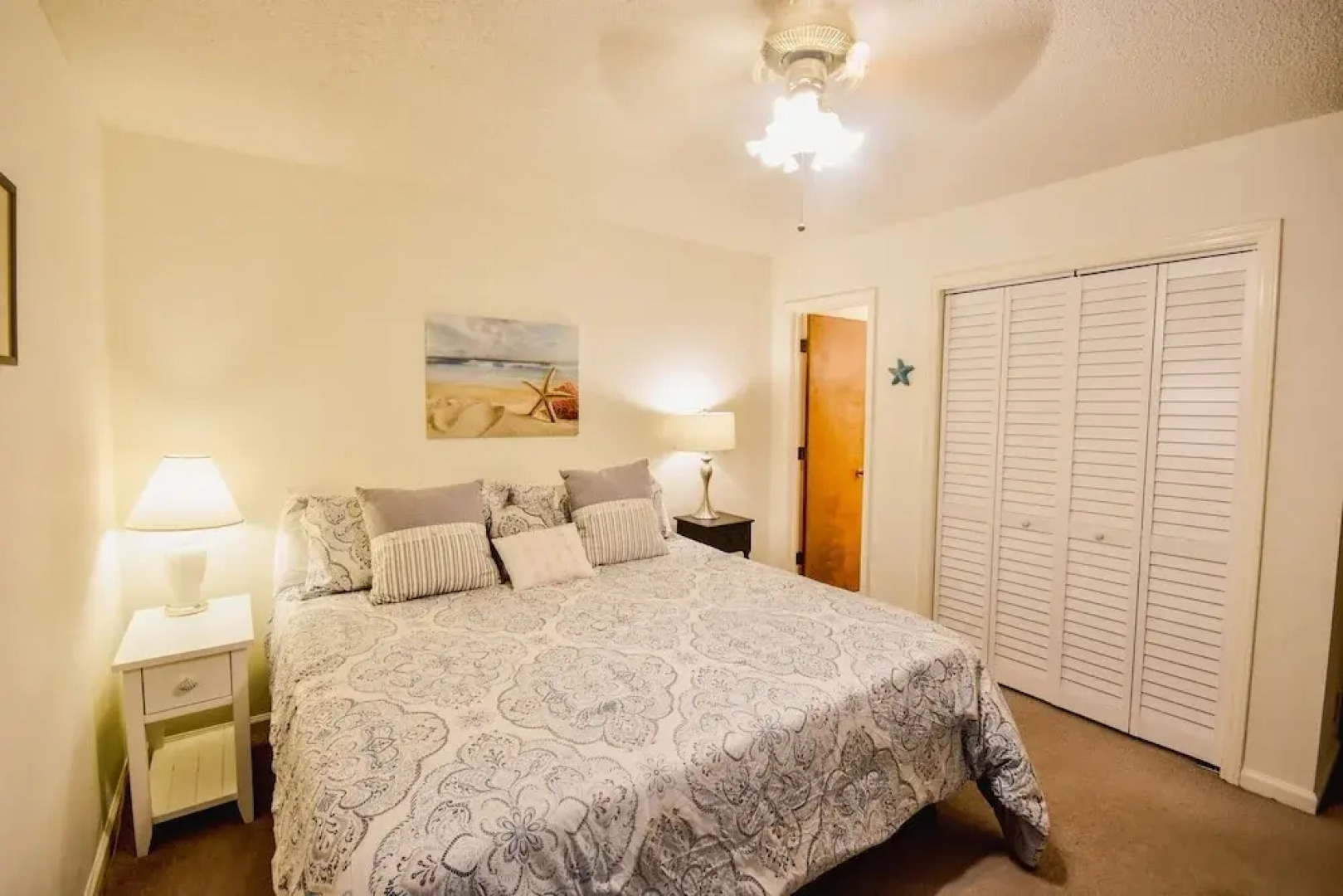 Hermitage 1g 2 Bedroom Condo by RedAwning