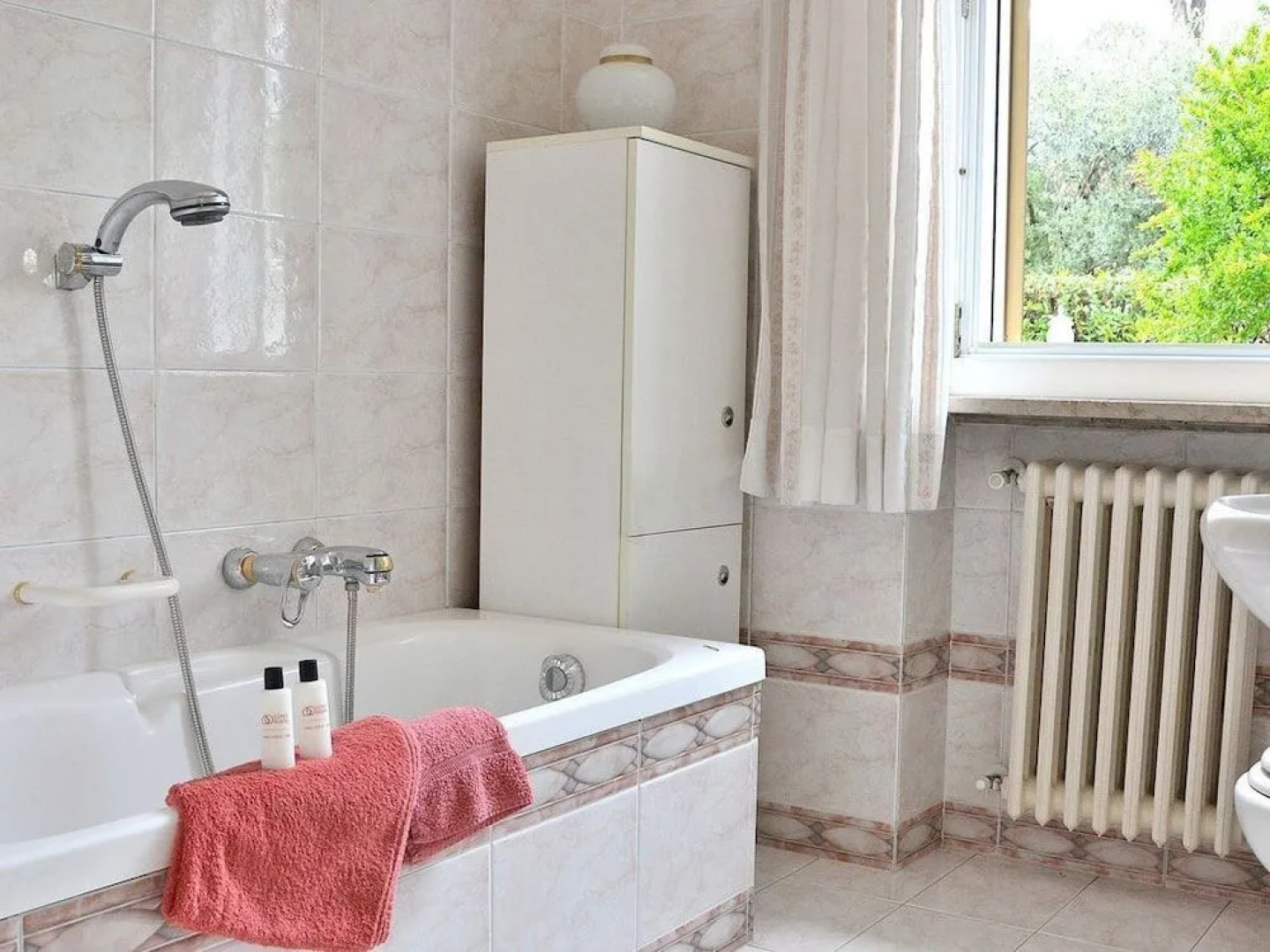 Villa del Filar With Pool