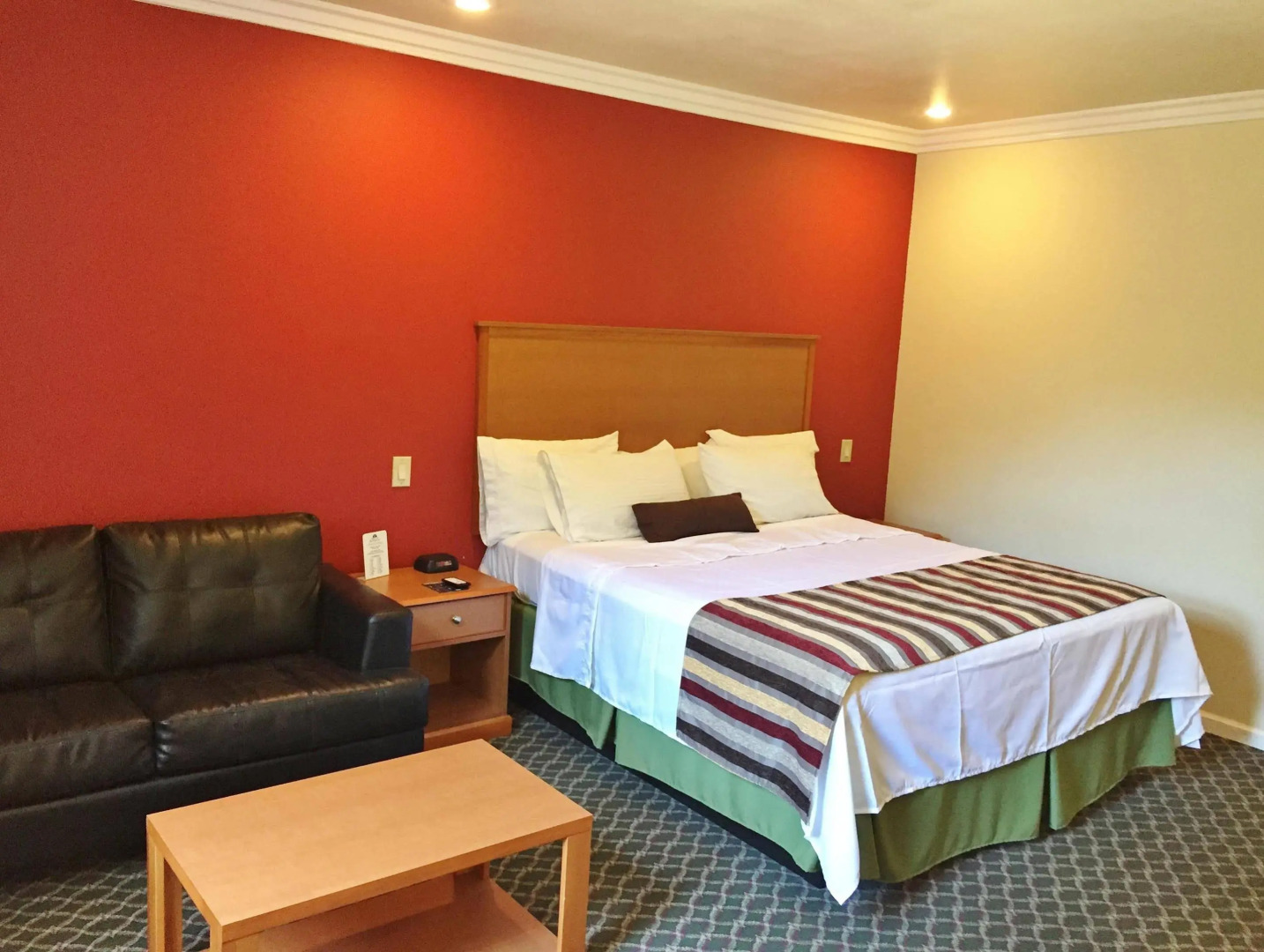 The Miramar Inn & Suites