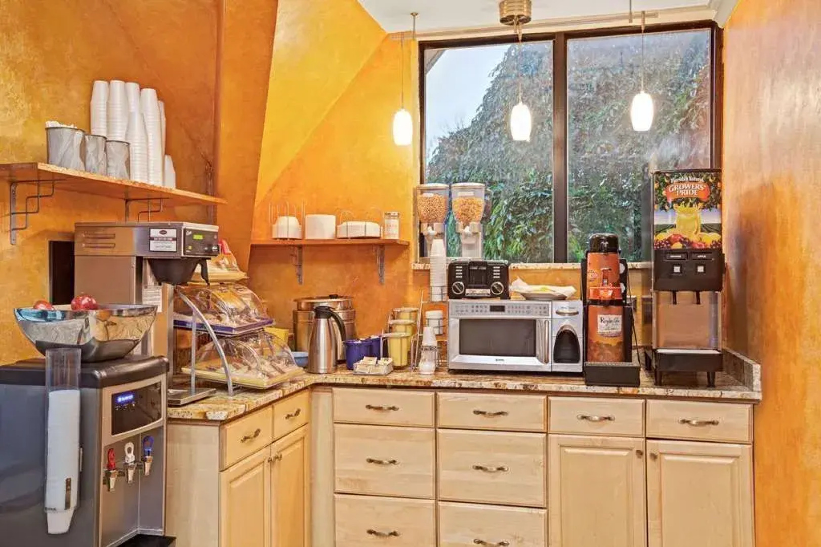 Days Inn by Wyndham Nanuet / Spring Valley