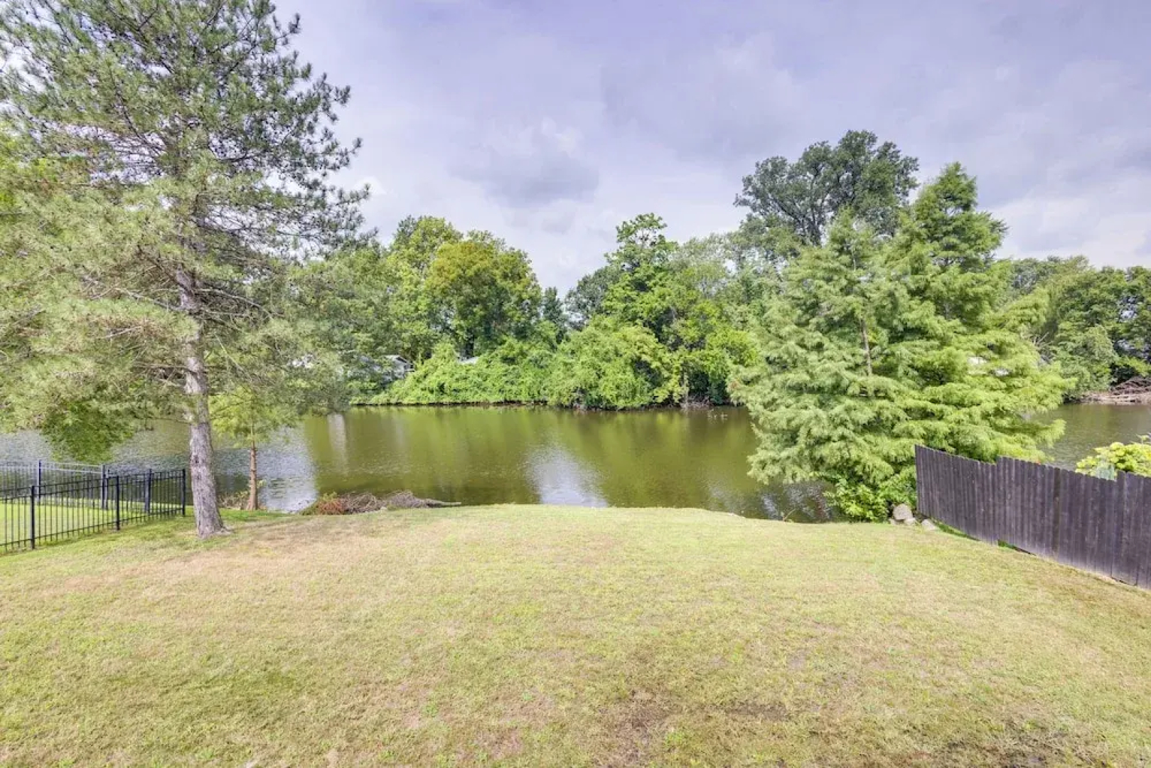Lakefront Family Home 13 Mi From Gateway Arch!