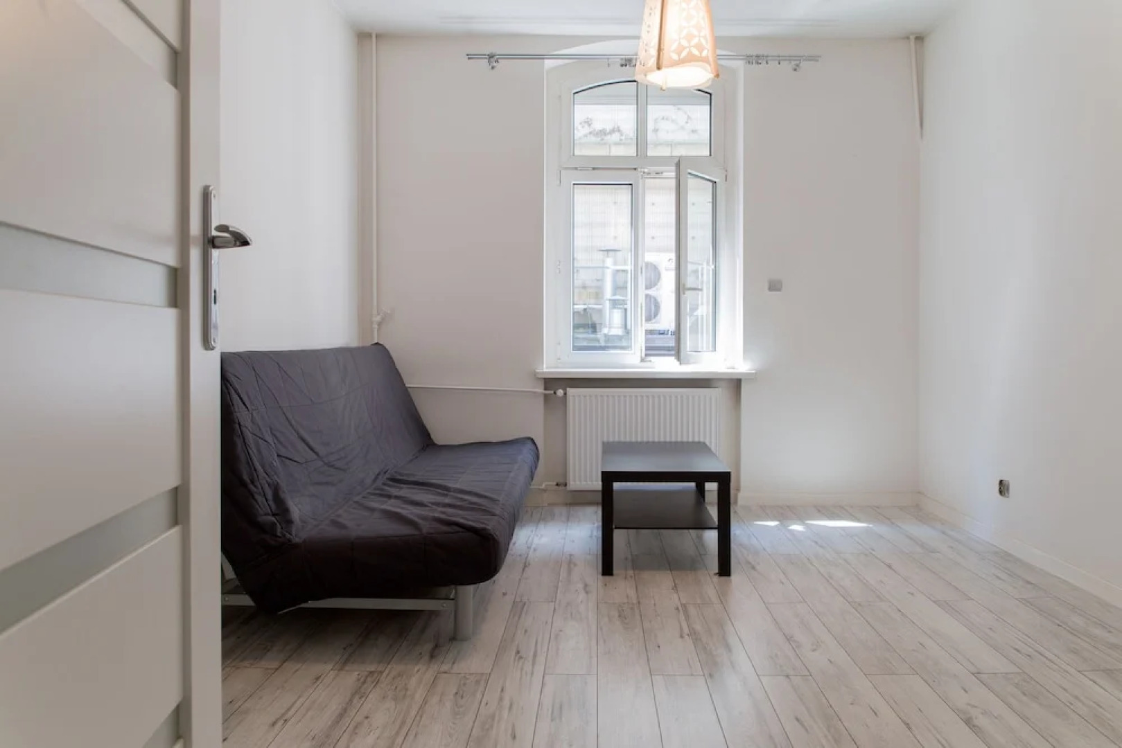 Follow the rabbit Apartment