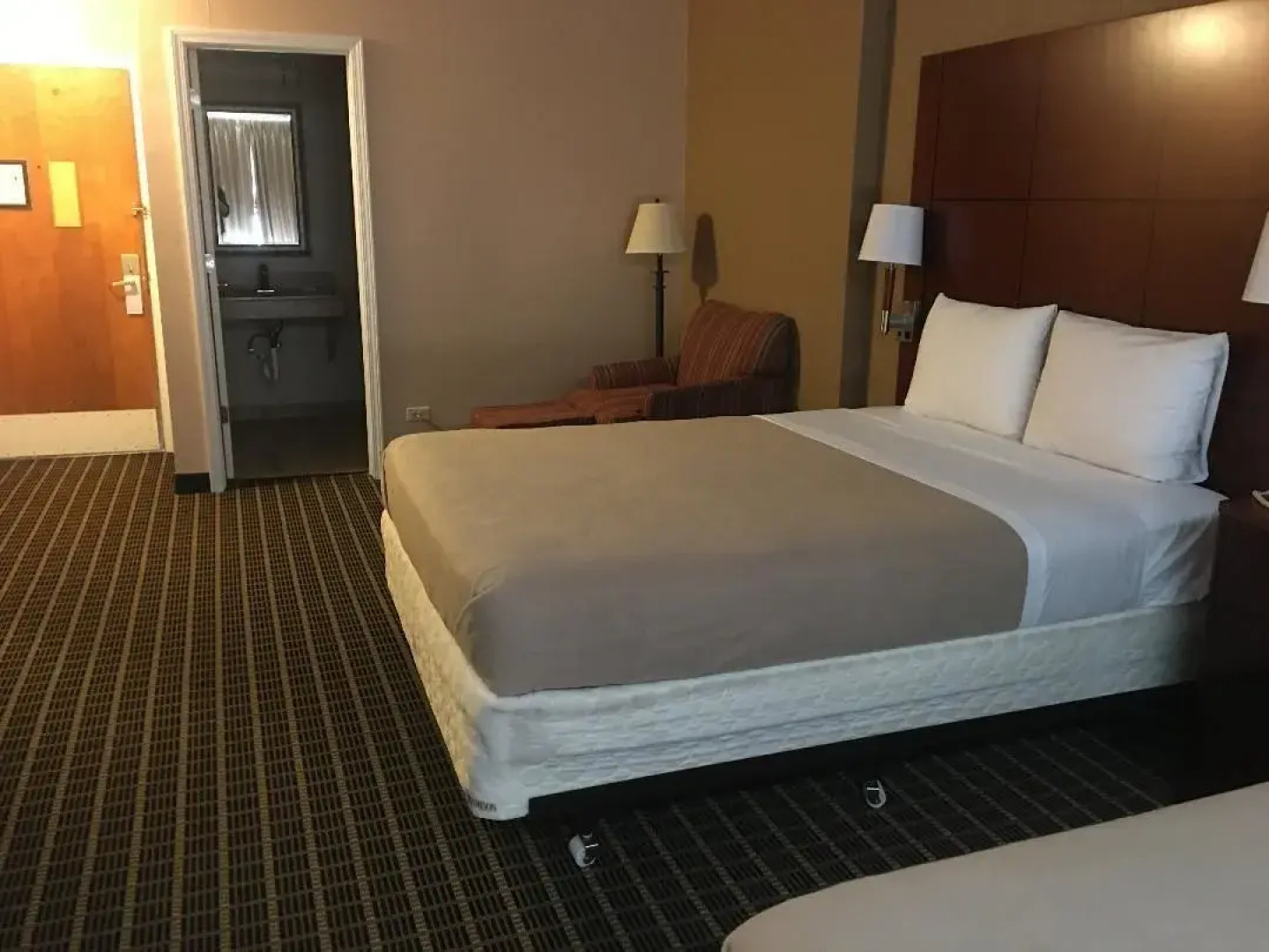 Americas Best Value Inn & Suites