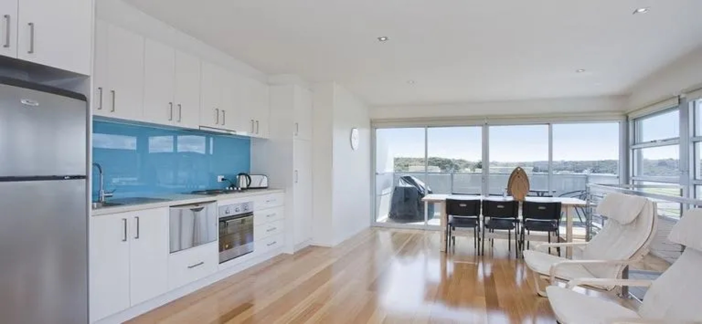 Four Kings Apartments