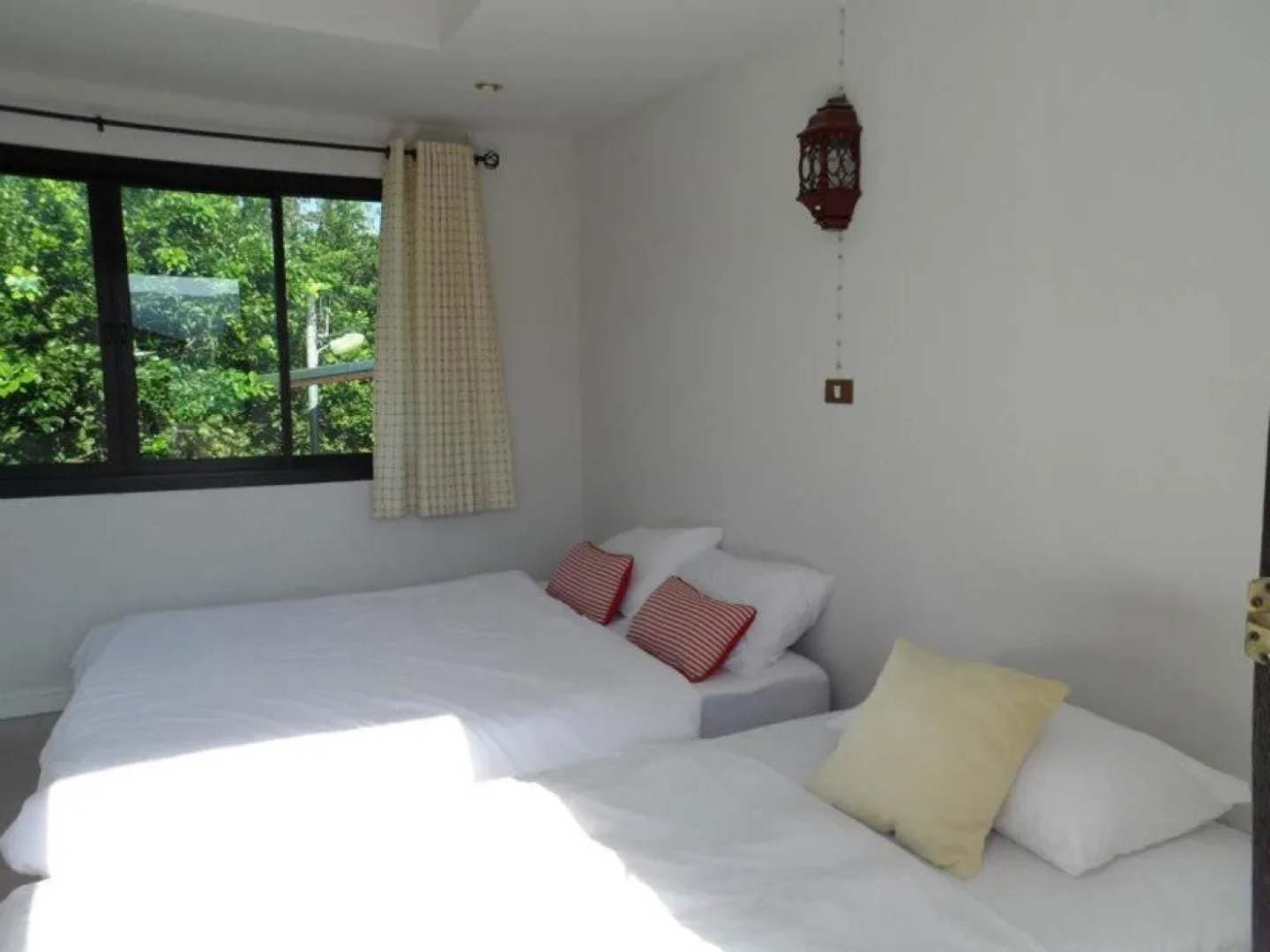 Kayom House - White Meranti House & Resort