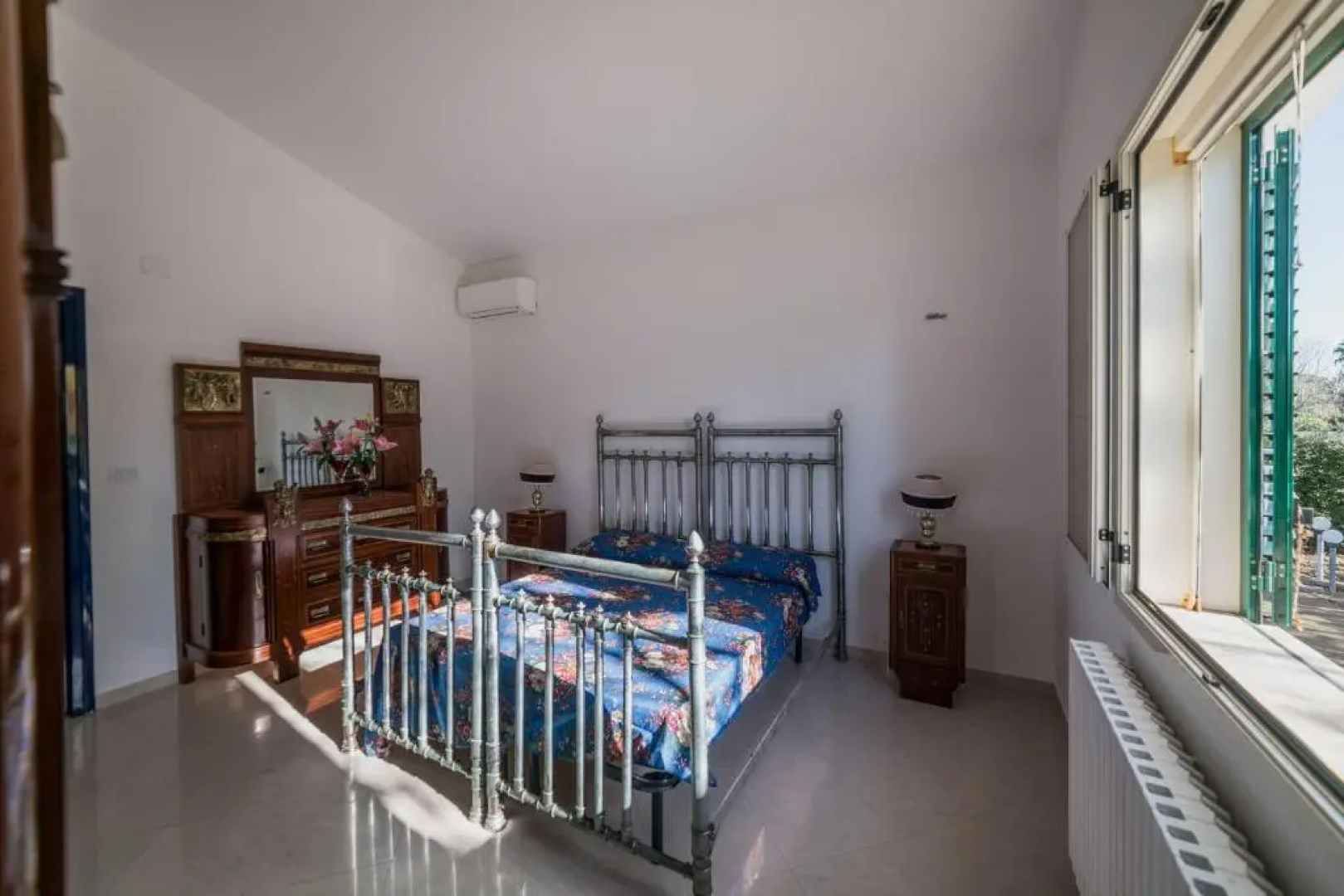 Villa con grande piscina privata e 5 camere m550
