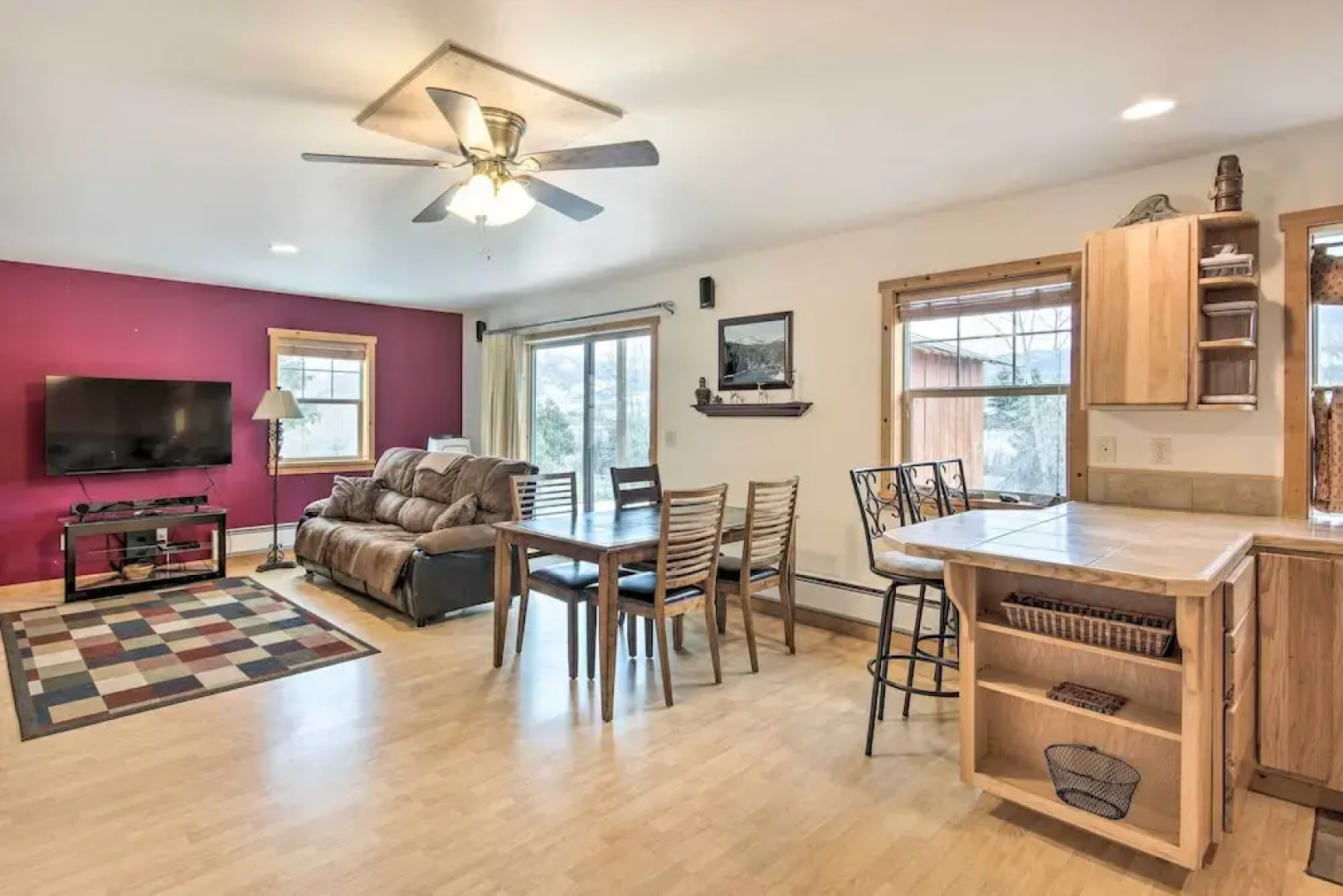 Inviting Townhome: 30 Mi to Yellowstone NP!