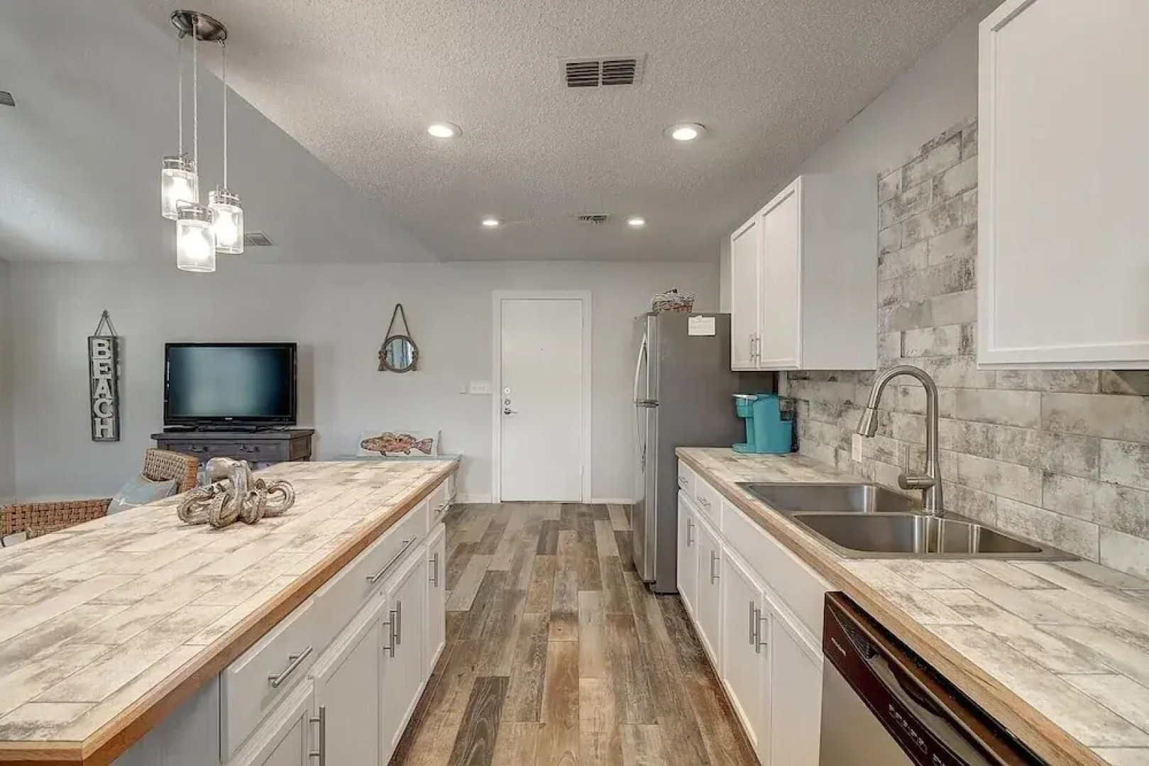 Mermaid's Landing 2 Bedroom Cottage by RedAwning