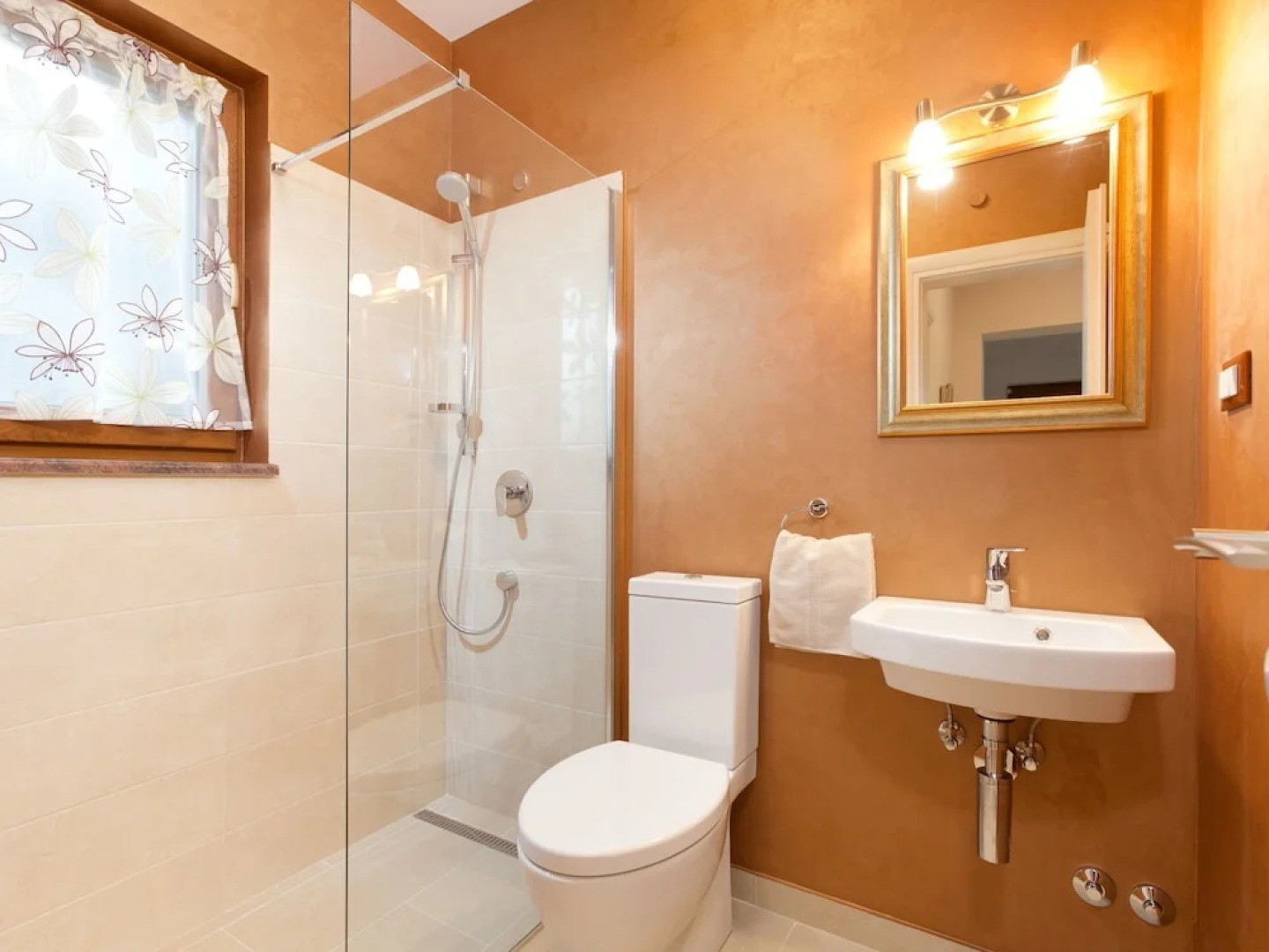 Charming Villa in Sveti Lovrec With Swimming Pool