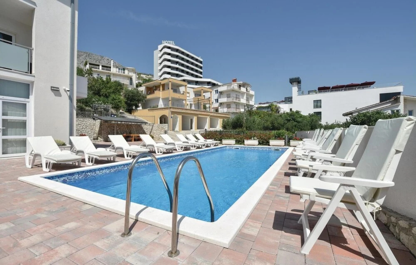 Nice Home in Duce With Wifi and 10 Bedrooms