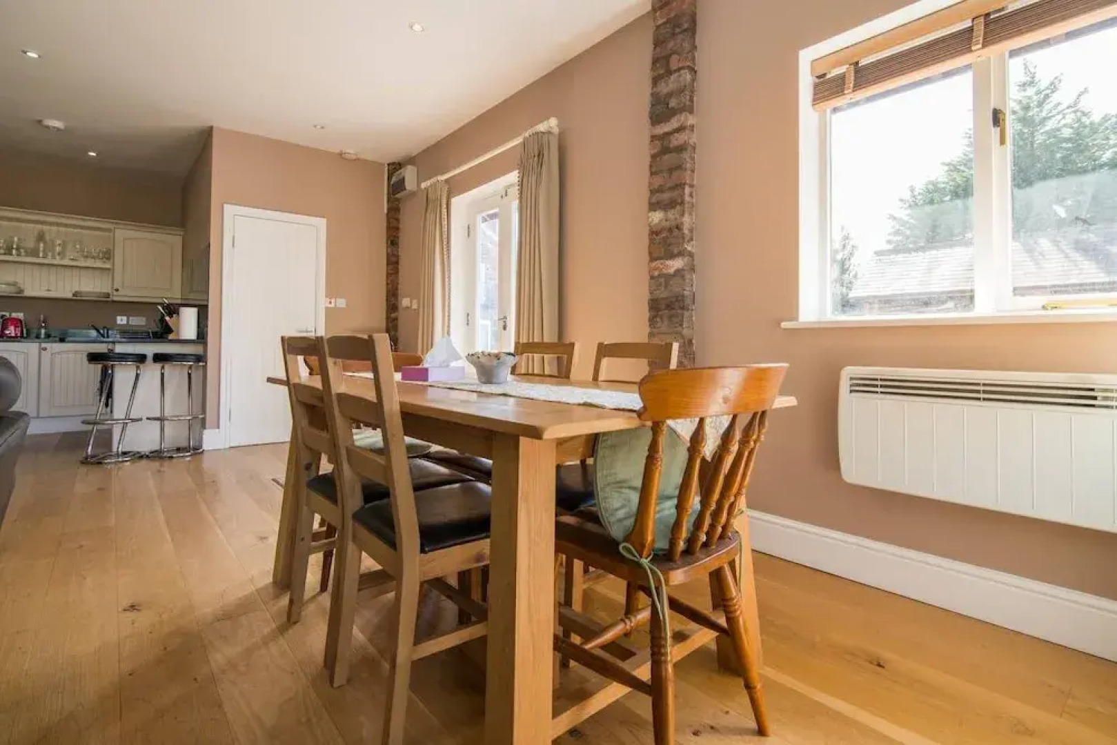 Super Spacious Barn Conversion With Free Wifi, Netflix Fireplace