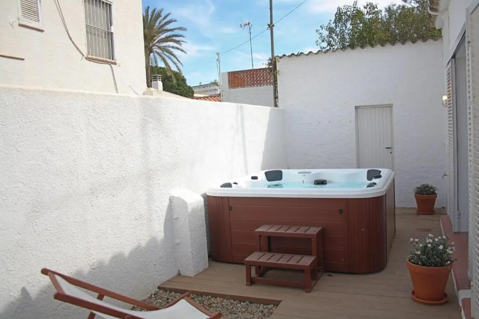 Cozy Marine Villa Next To The Beach