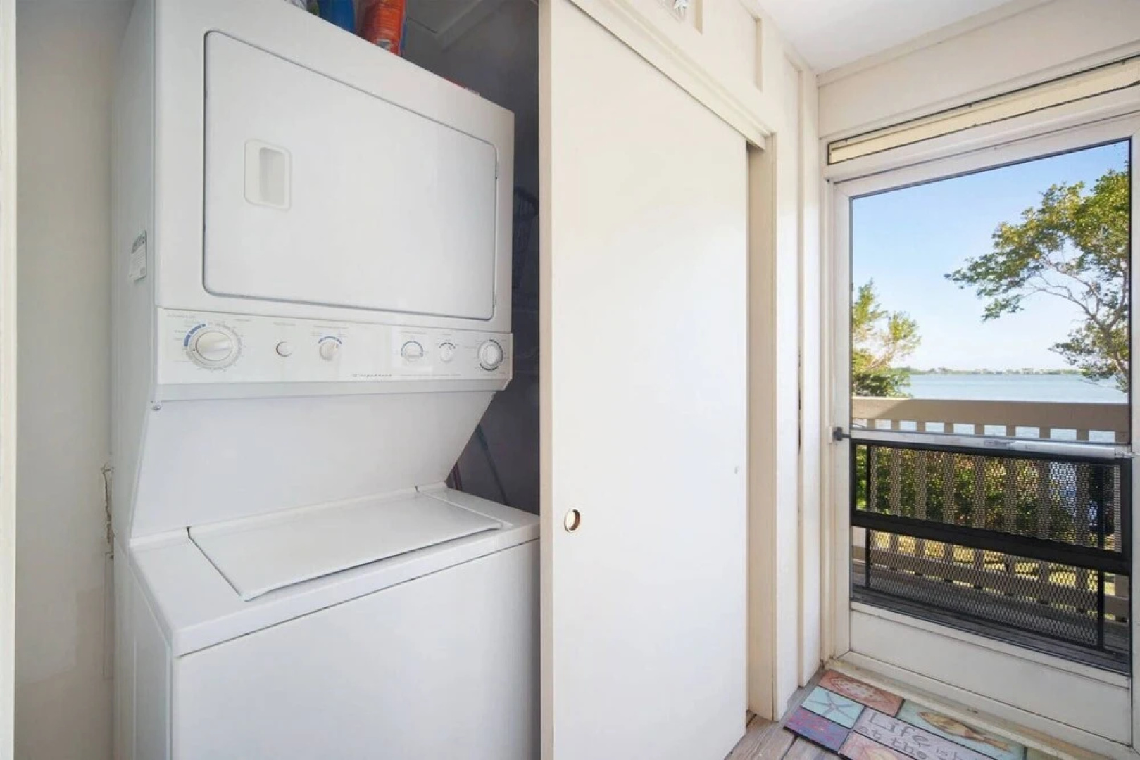 Bay Breezes At Hideaway Bay! Waterfront, Free Kayaks, Golf Cart 2 Bedroom Condo by Redawning