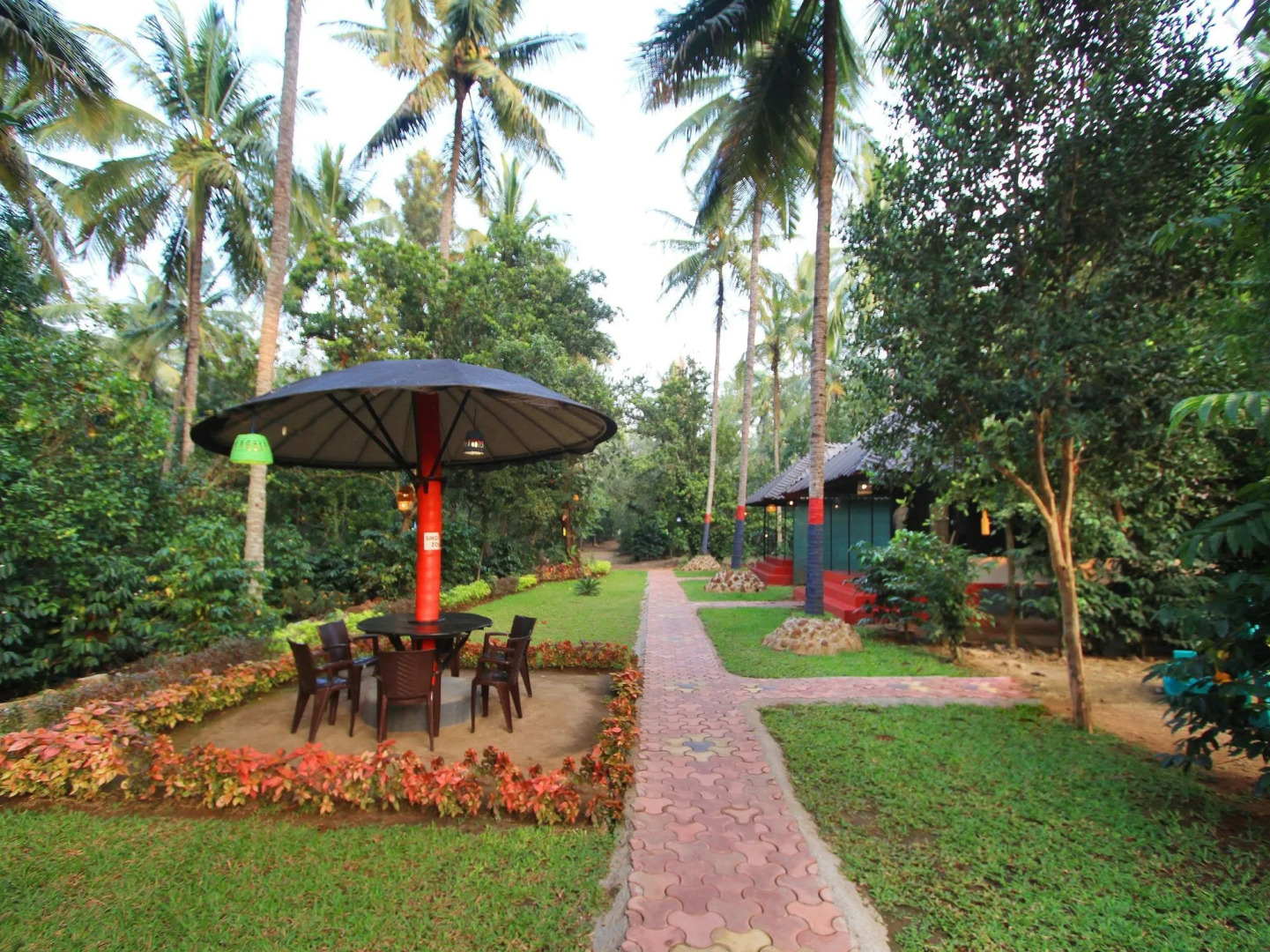 OYO 10757 Trippers Stay