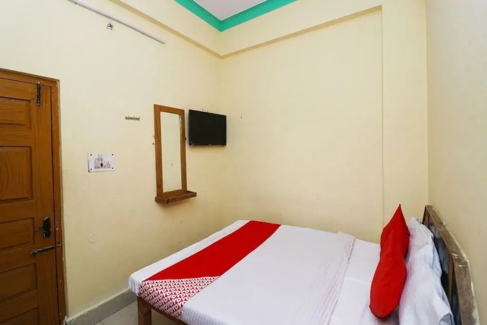New Hotel Shivlok by OYO Rooms