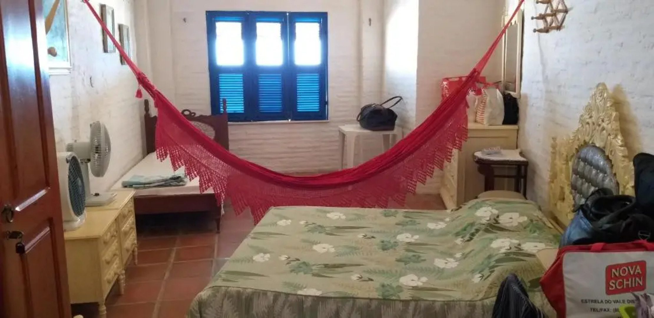 Casa duplex em frente ao mar, com 5 quartos.