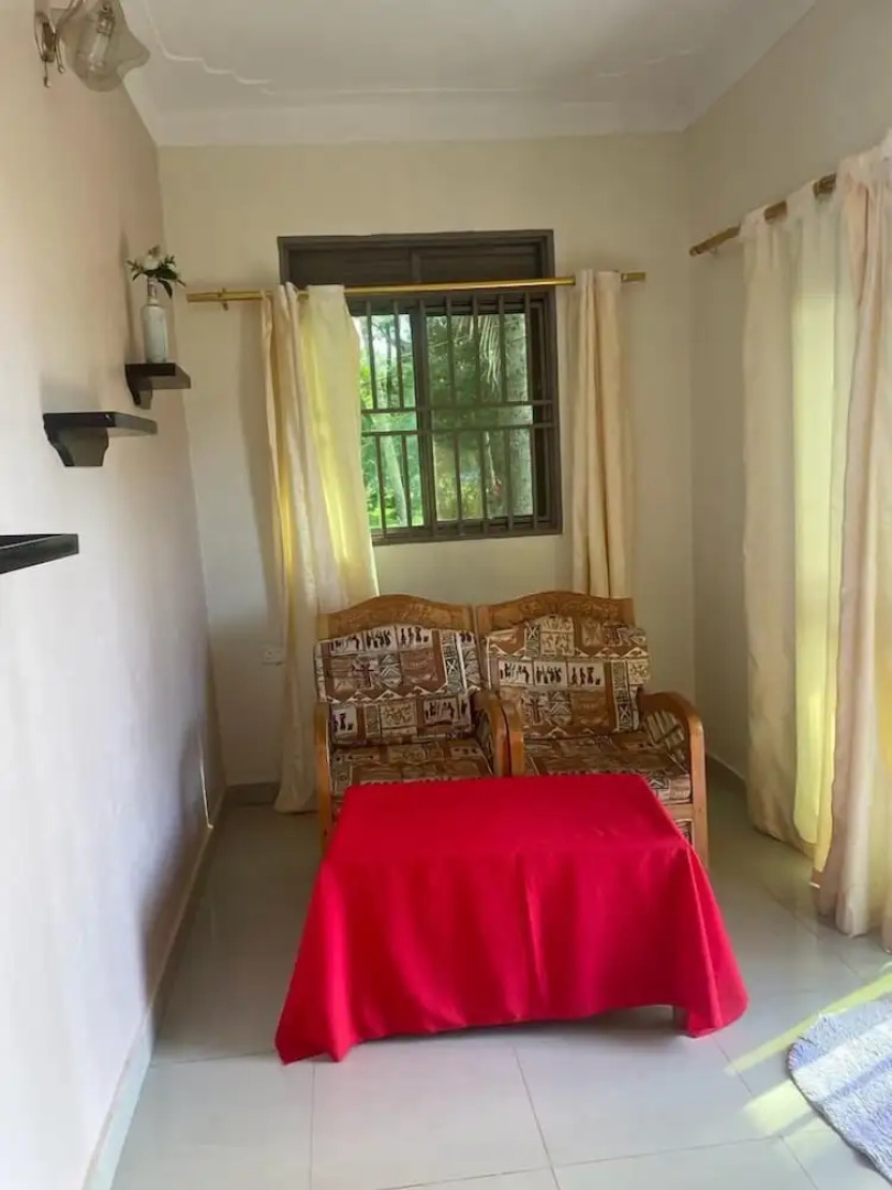 Pearl Gardens Beach Resort Kalangala