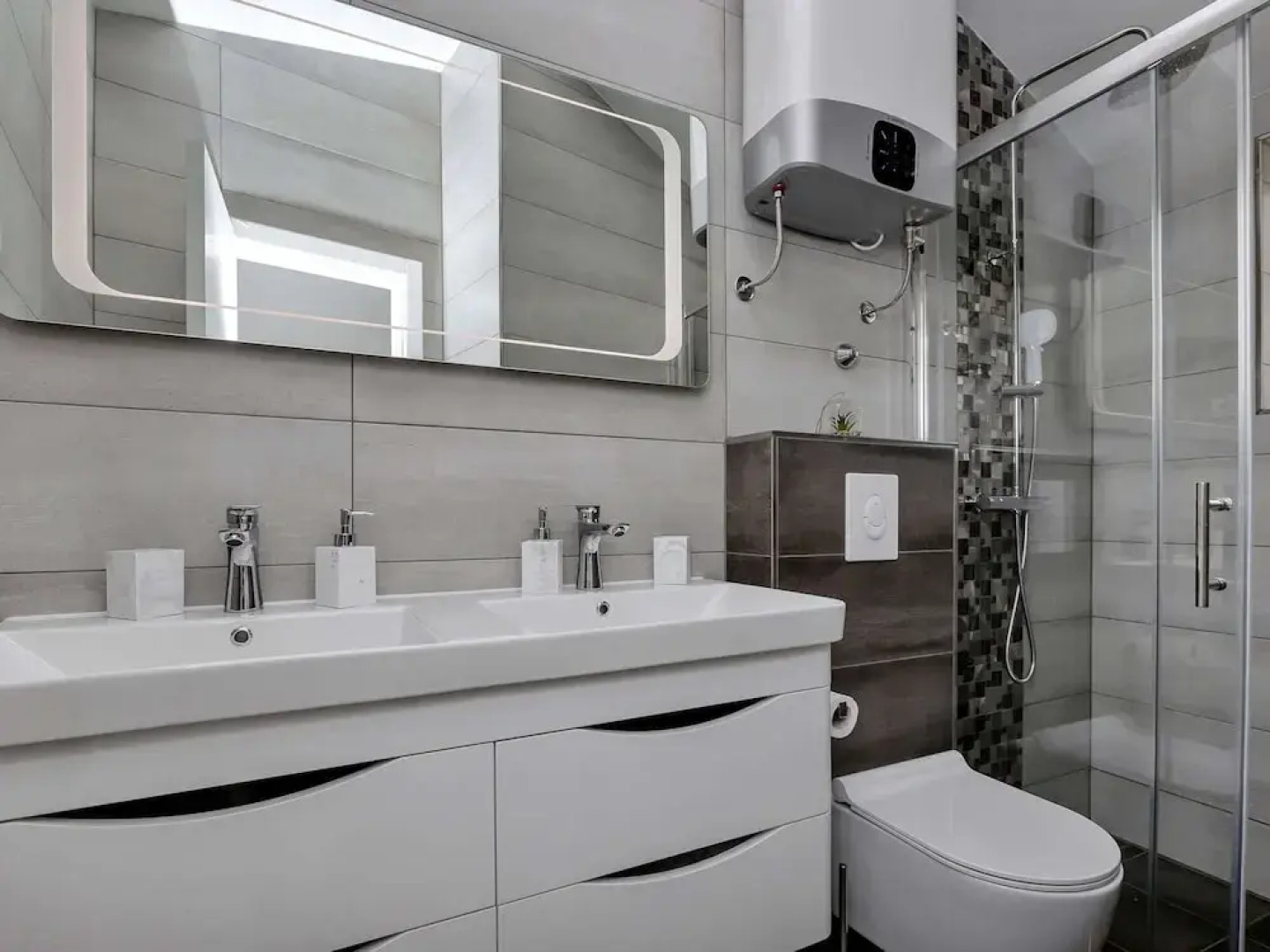 Stunning Villa in Drasnice With Private Pool