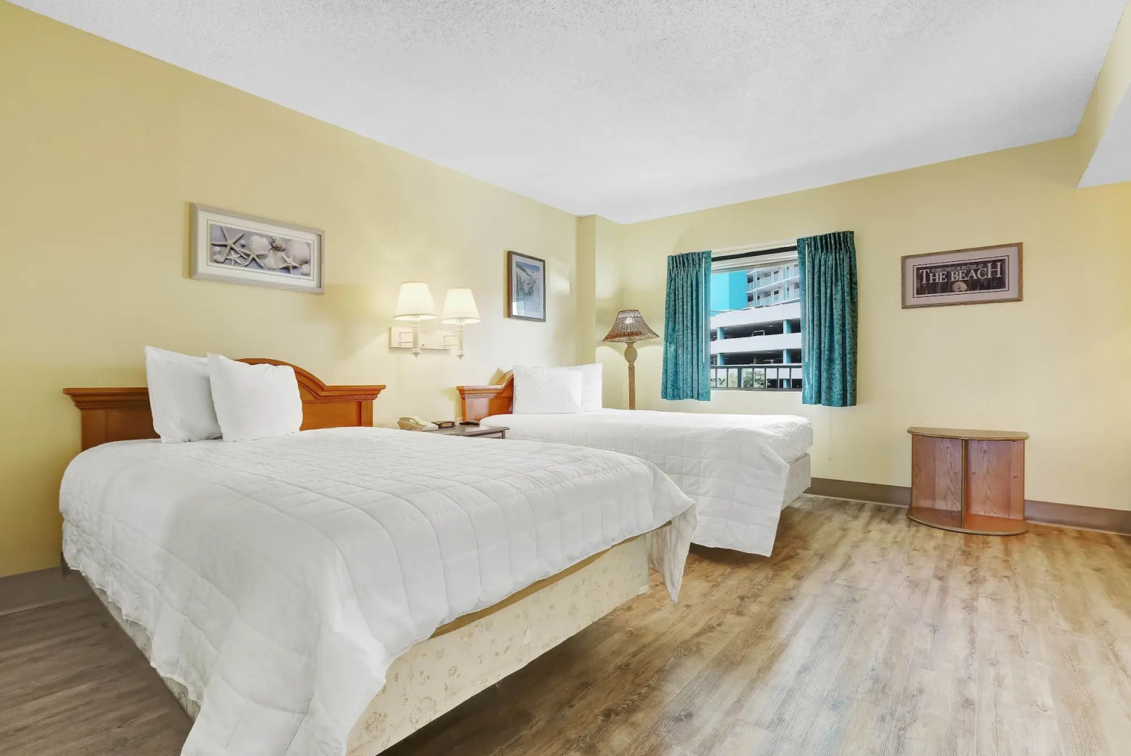 Sand Dunes Resort and Suites