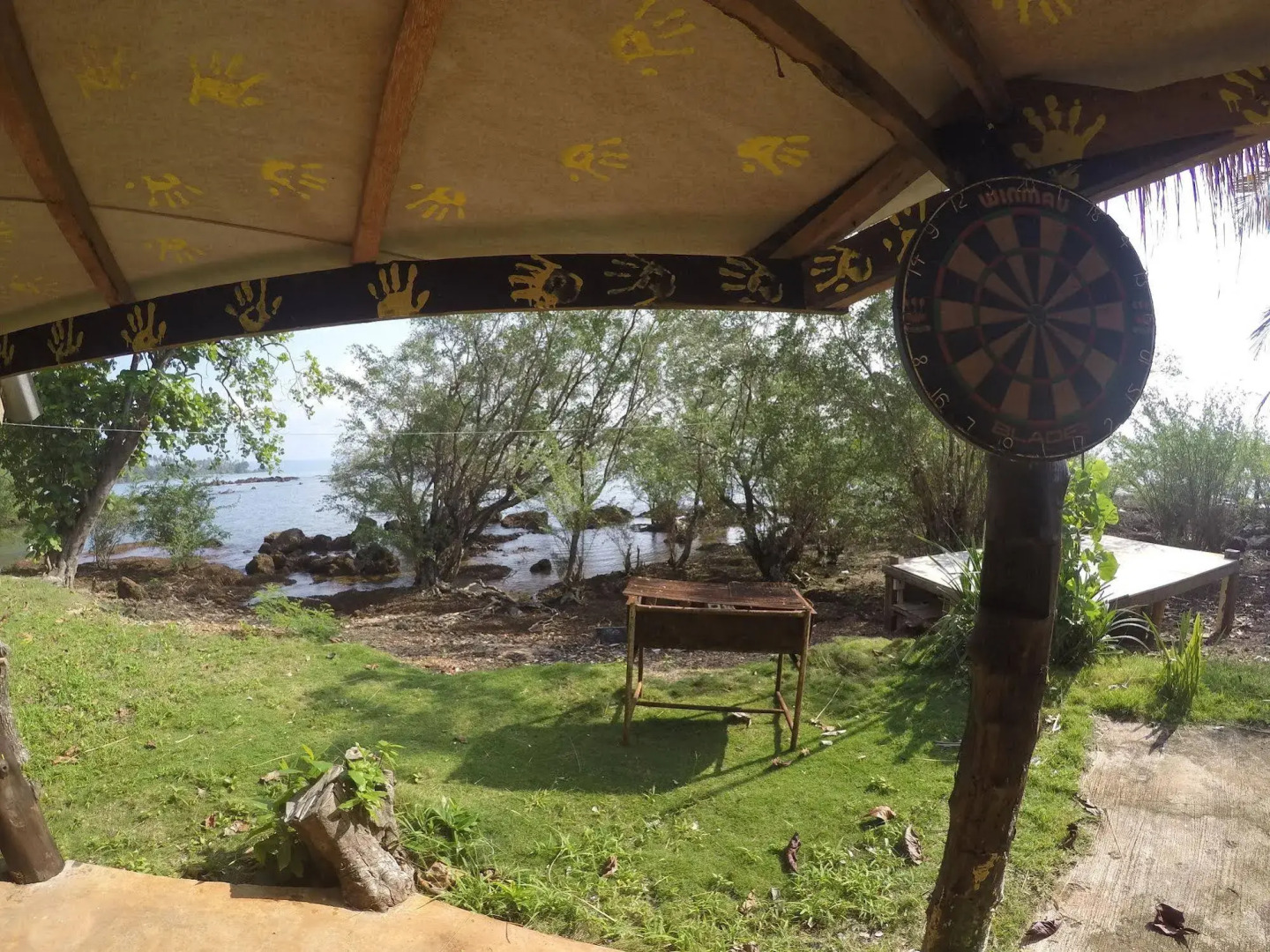 Banana Sunset Bar & Bungalows