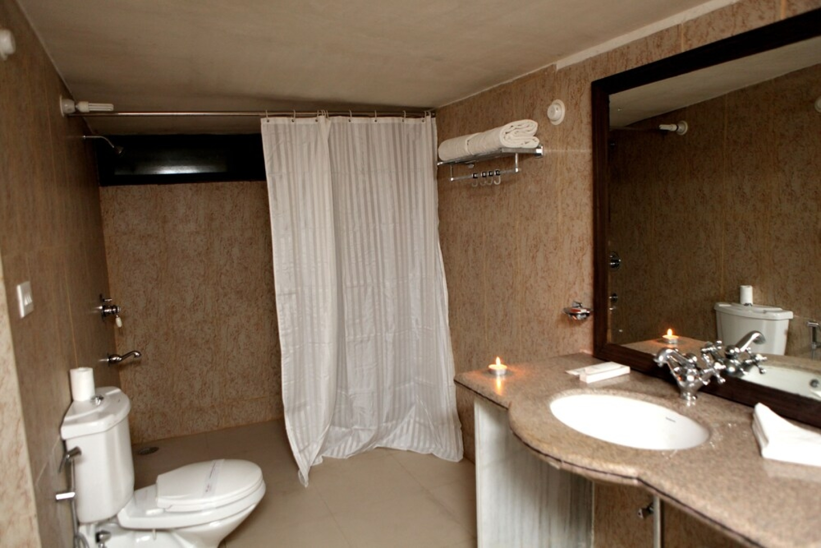 Clarks Exotica Luxury Tents, Dechu