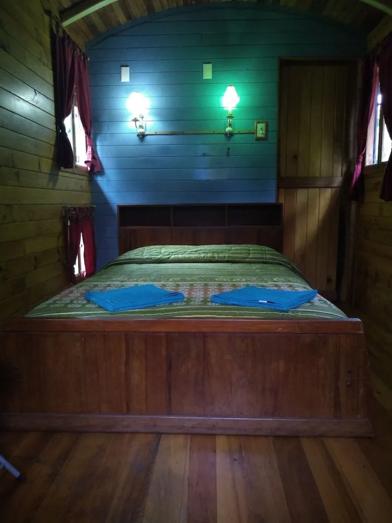 Hosteria La Roulotte Mindo