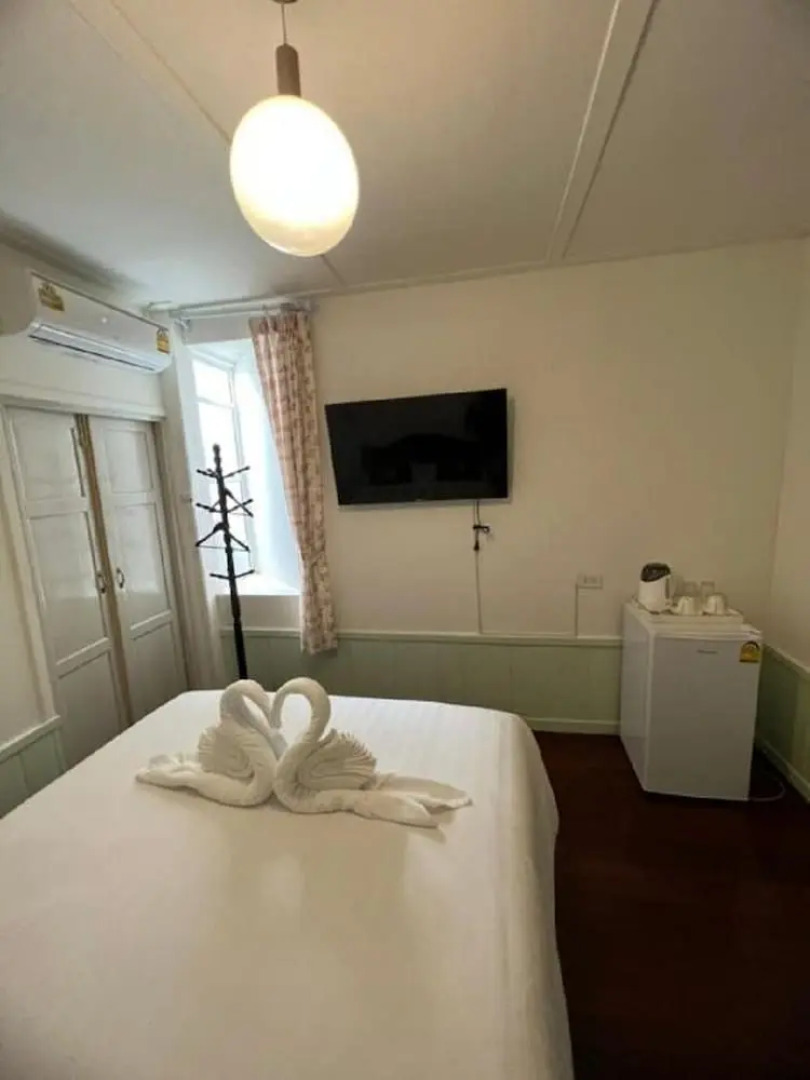 RQ THEVA Heritique Baan Praya Dinsor Road