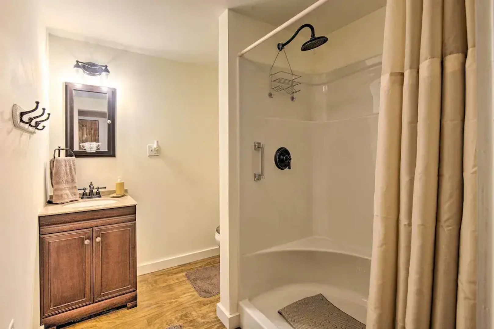 Remote 1901 Studio Cabin w/ Loft - Pets Allowed!