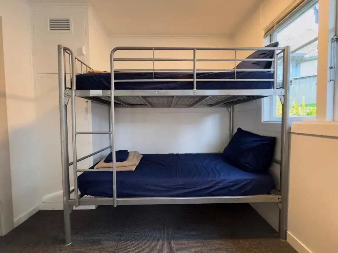 Waiheke Backpackers Hostel