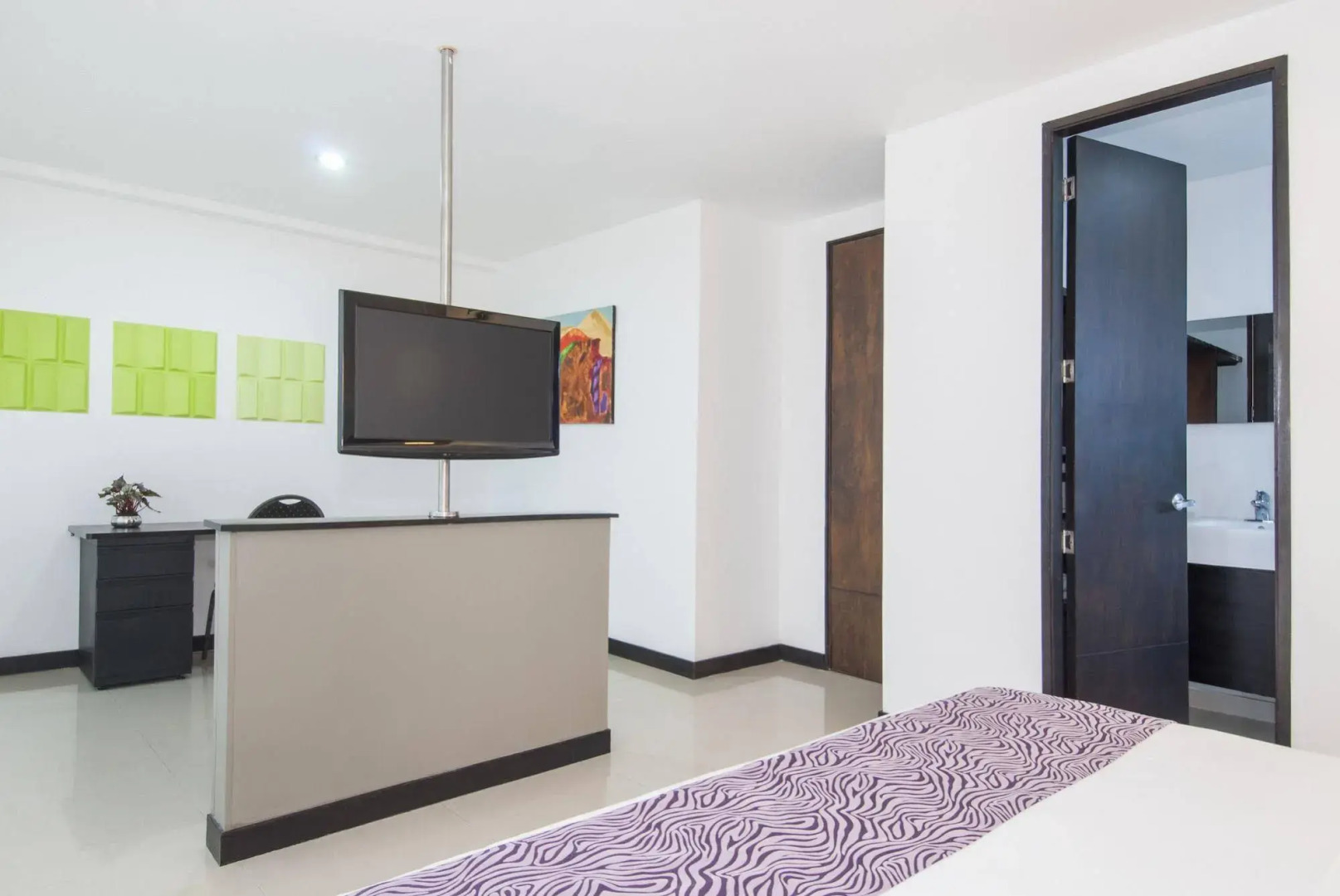 Travelers Atlantis Suites