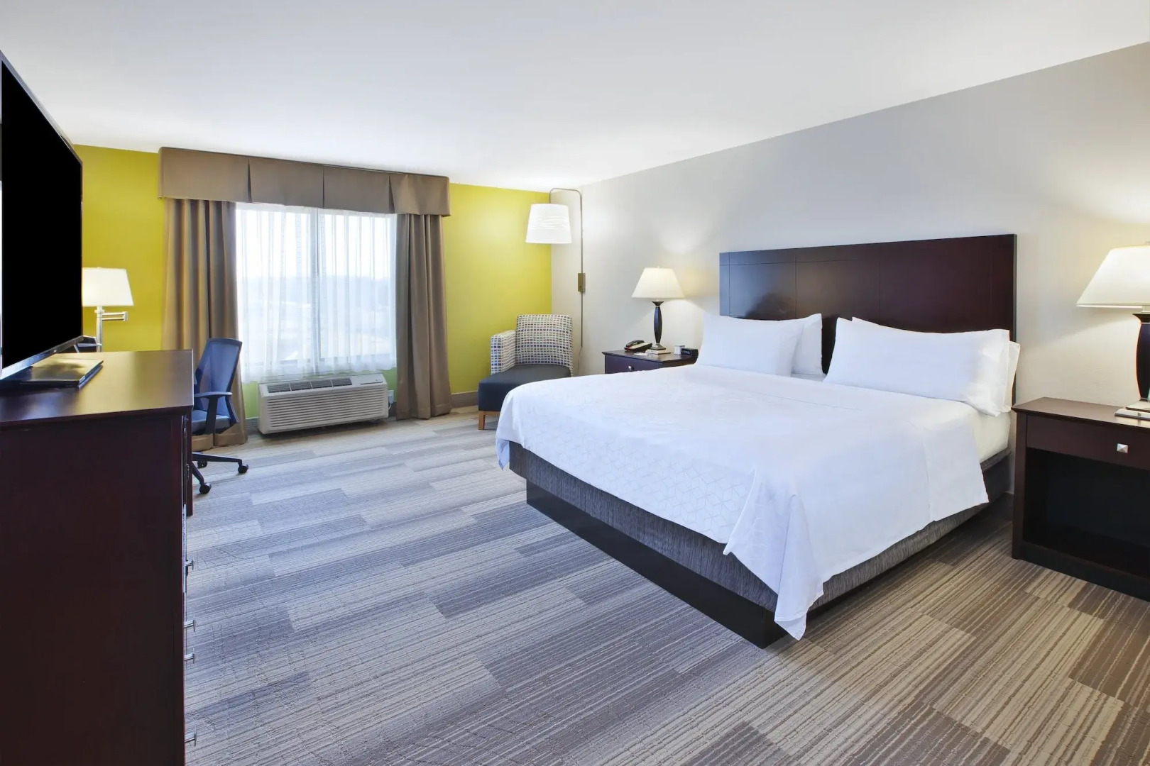 Holiday Inn Express & Suites Niles